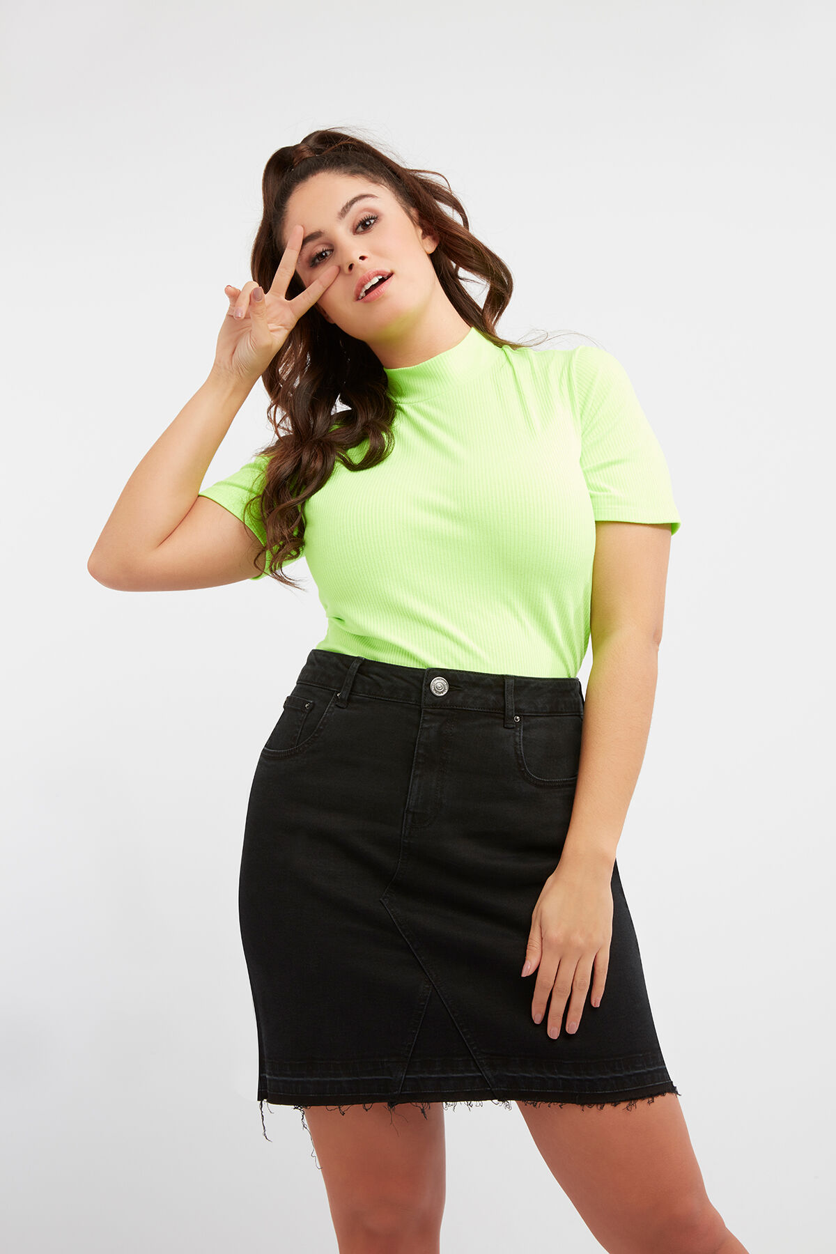 Camiseta estriada de cuello alto y color ne&oacute;n image number 6