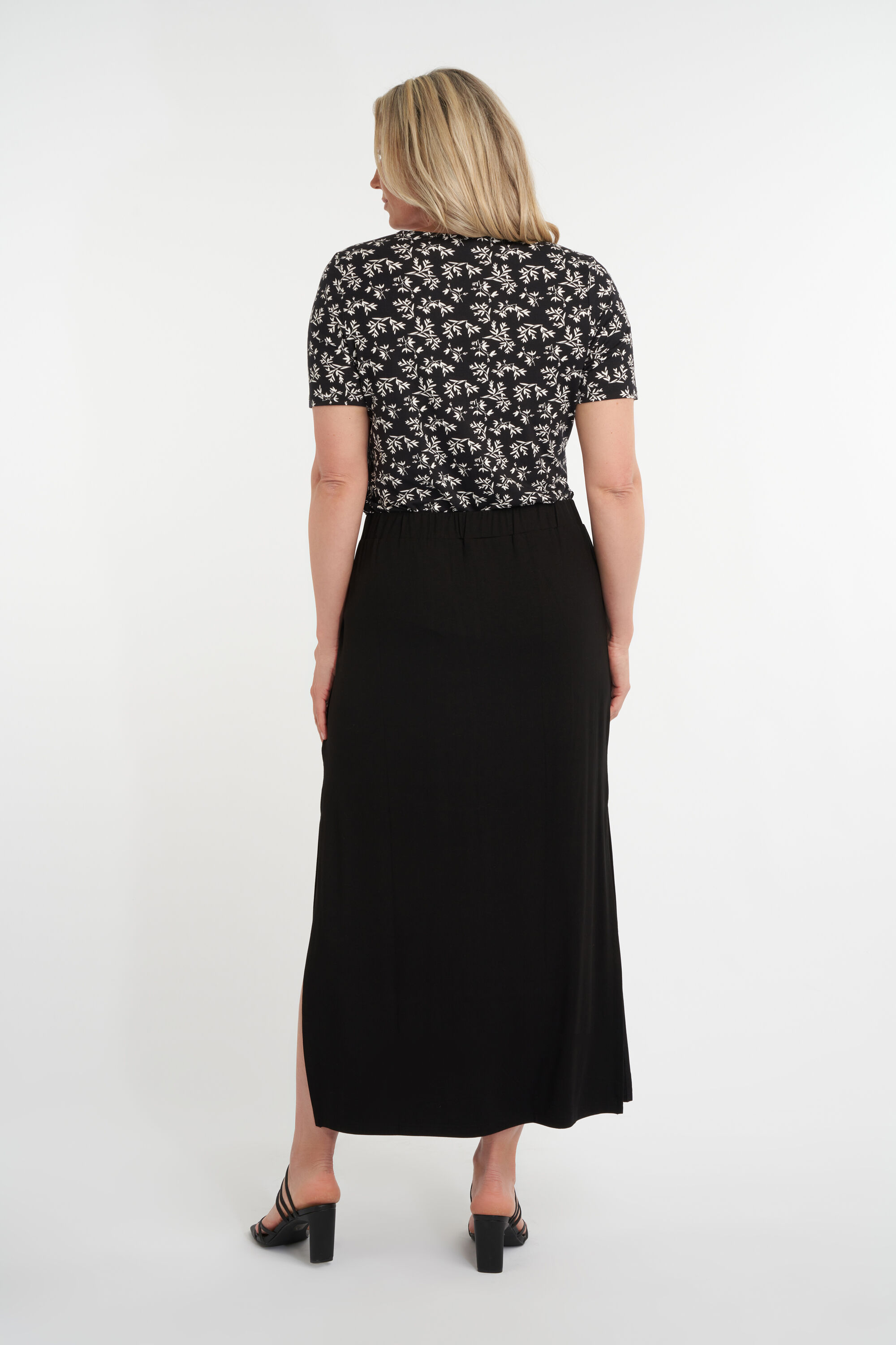 Falda larga con abertura image number 3