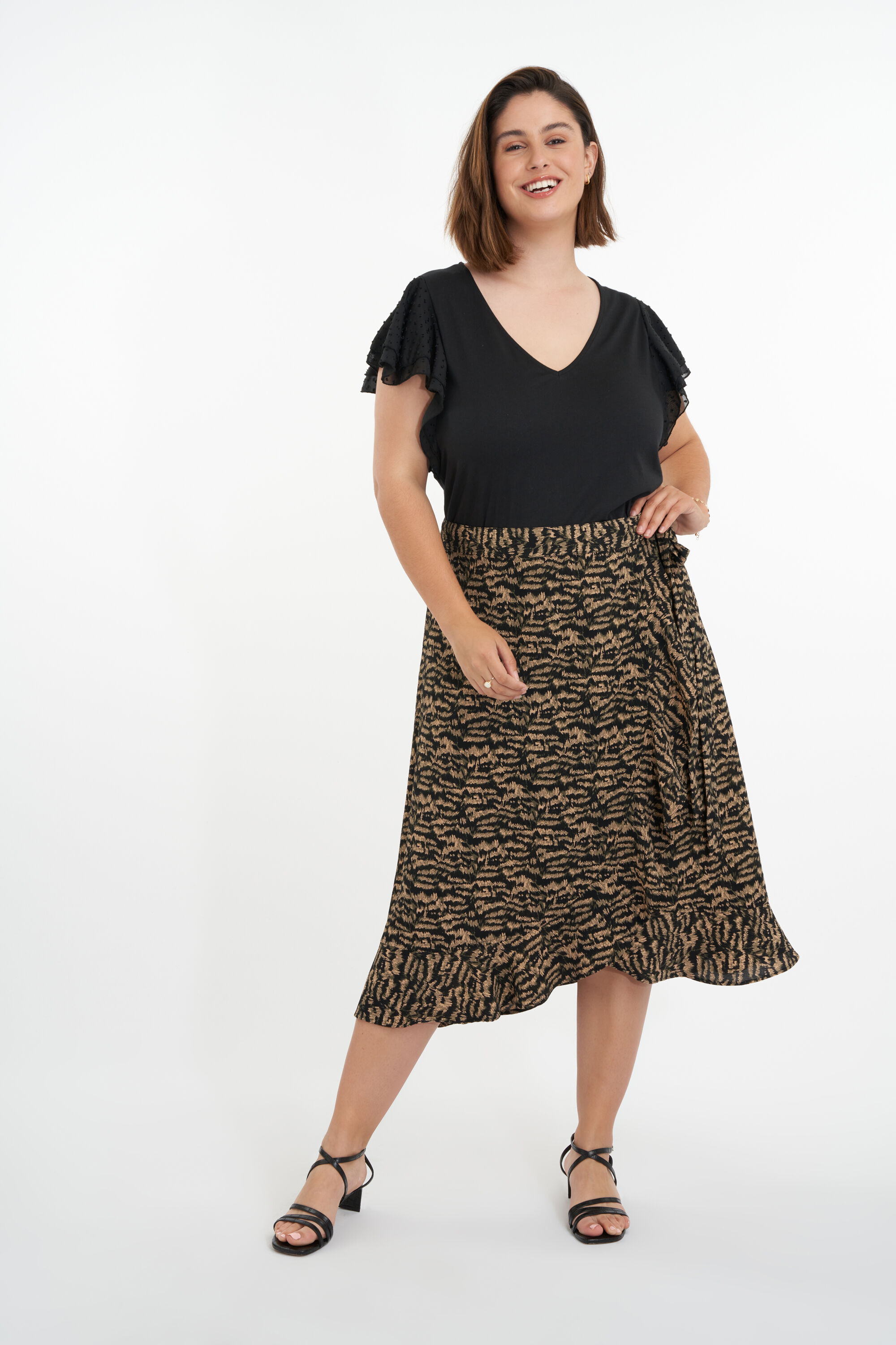 Falda cruzada con estampado  image number 4