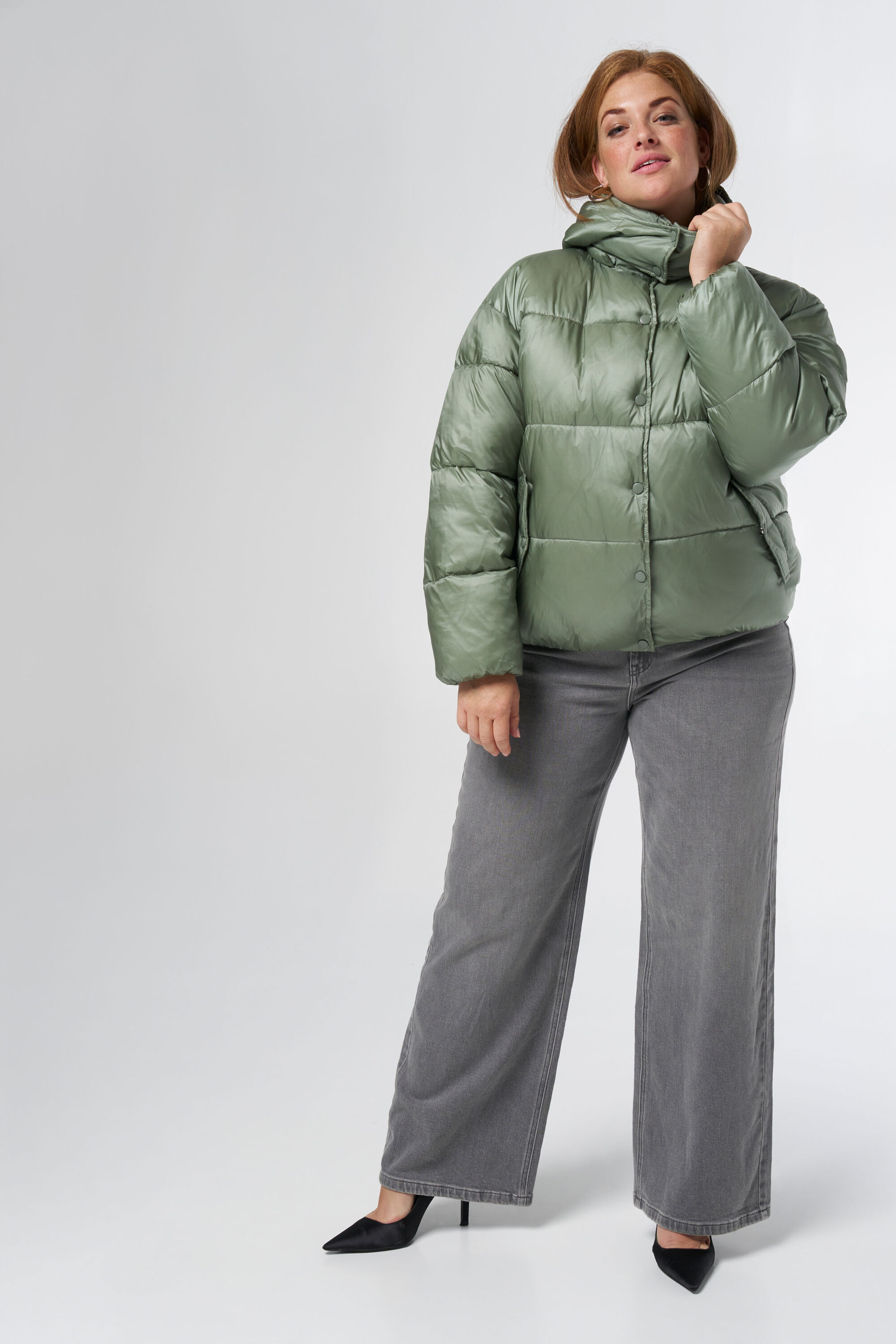 Chaqueta corta acolchada image number 5