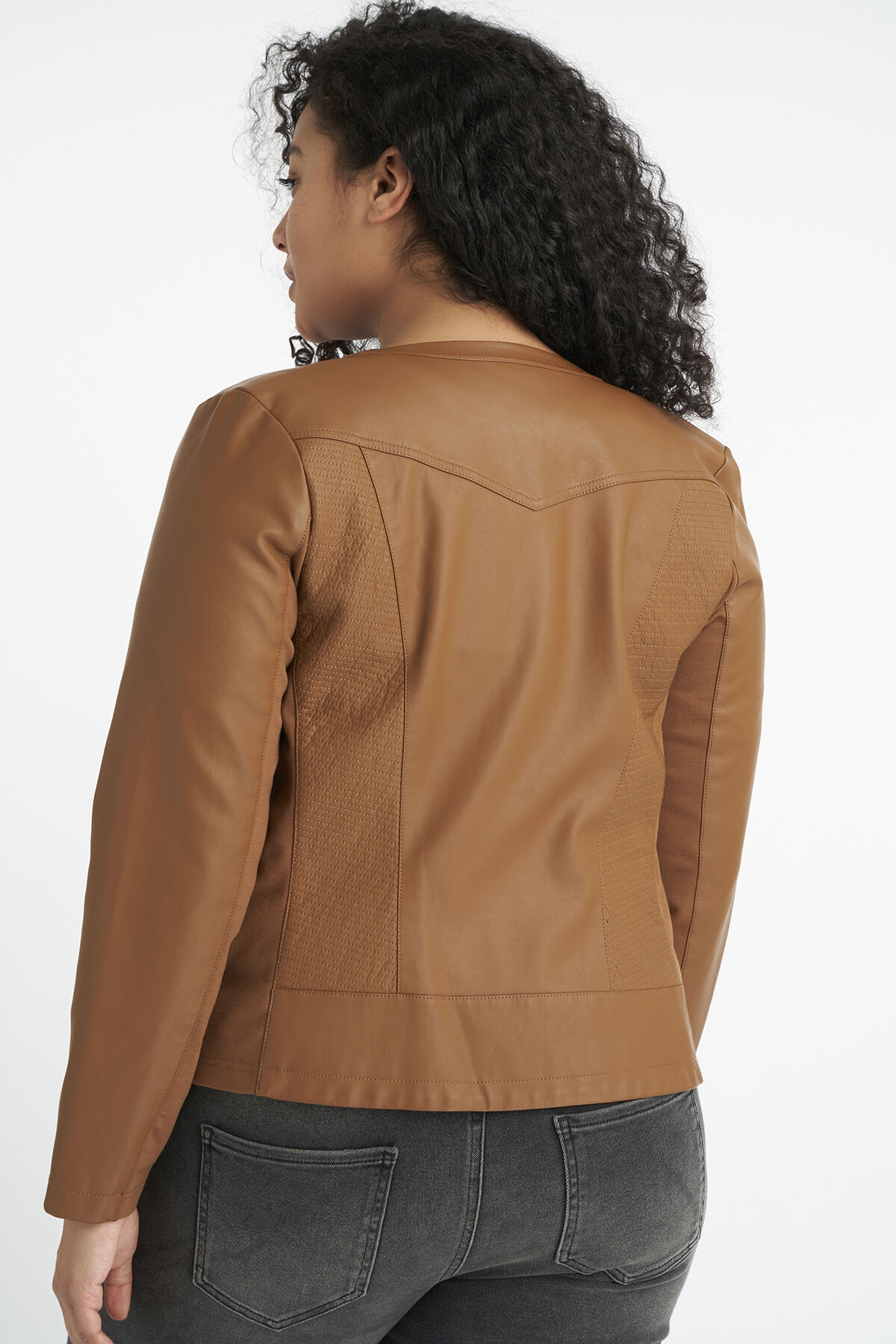 Chaqueta motera de cuero sint&eacute;tico con cuello redondo image number 3