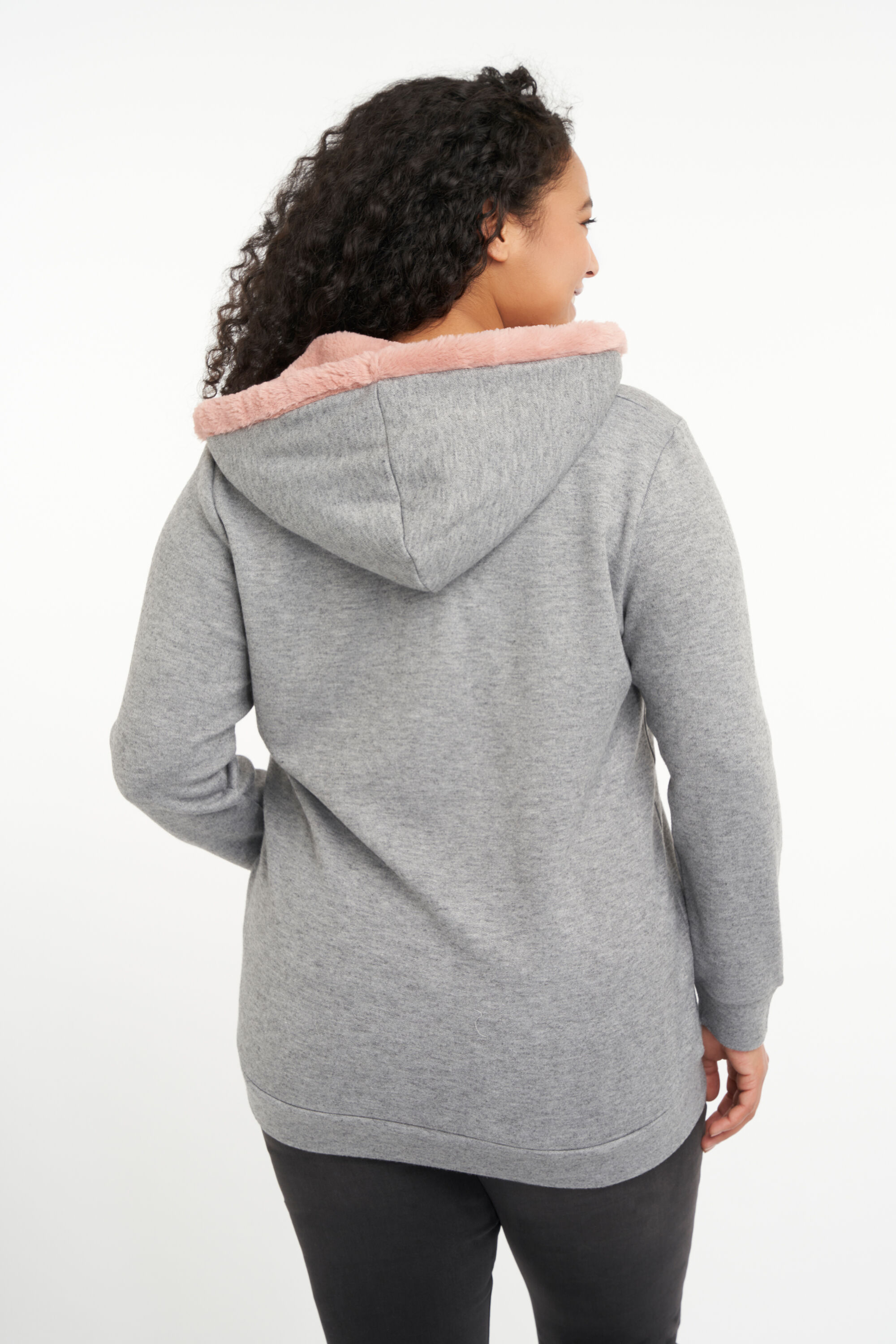 C&aacute;rdigan con capucha image number 4