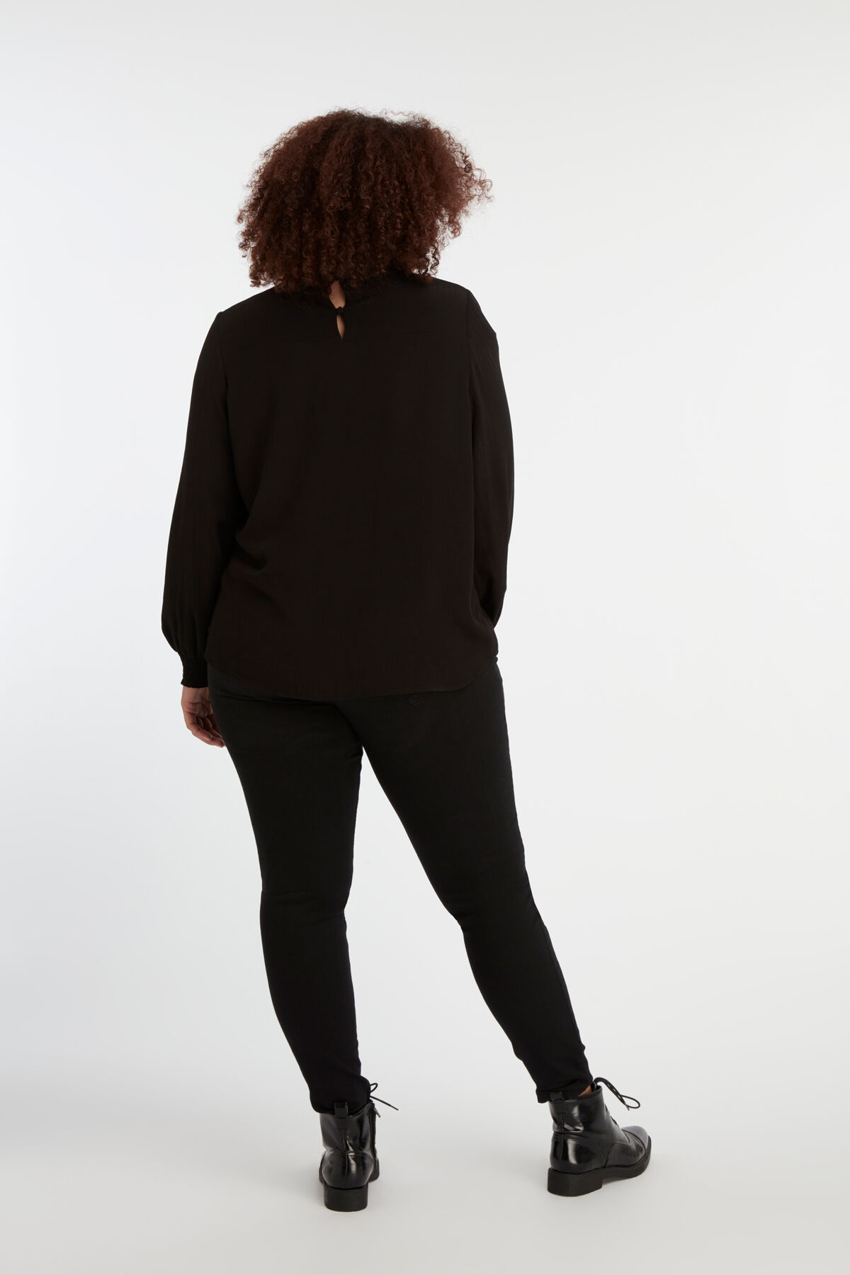 Blusa con cuello de encaje image number 3