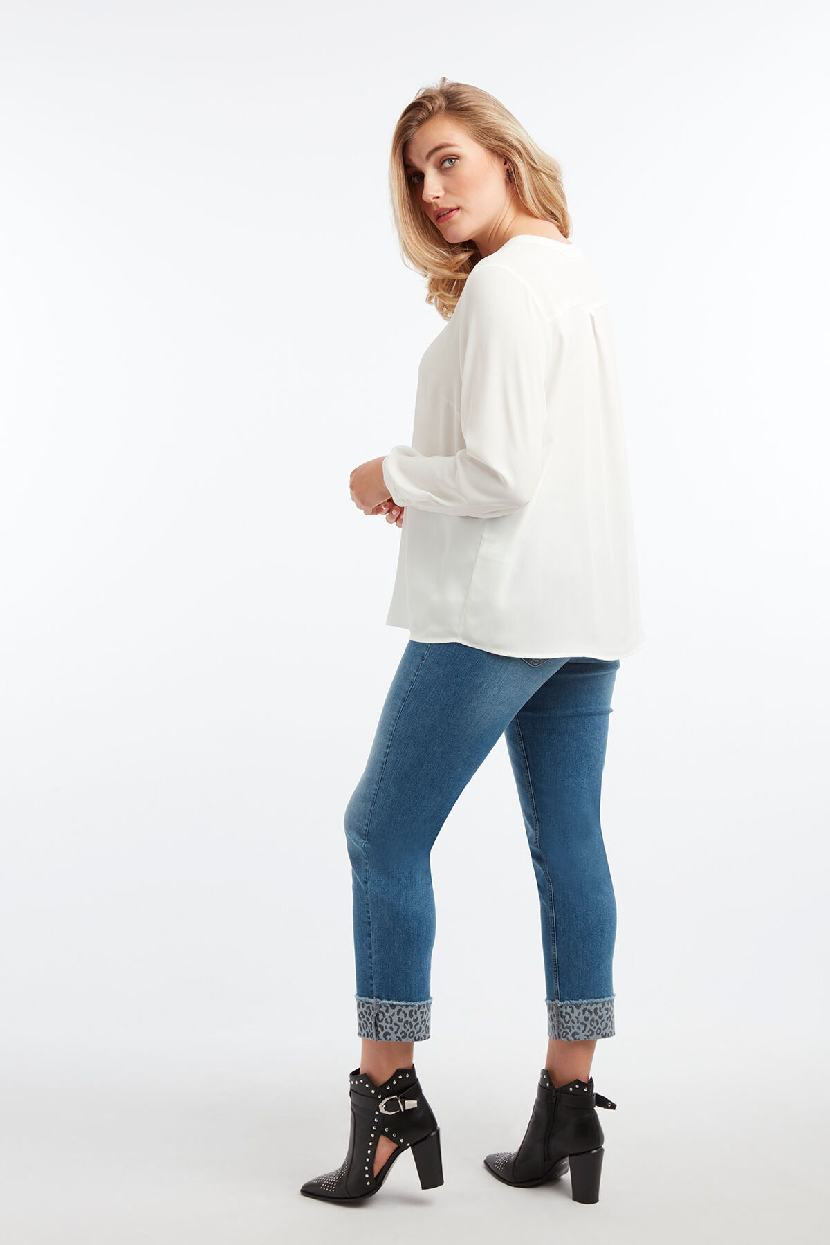 Blusa blanca image number 4