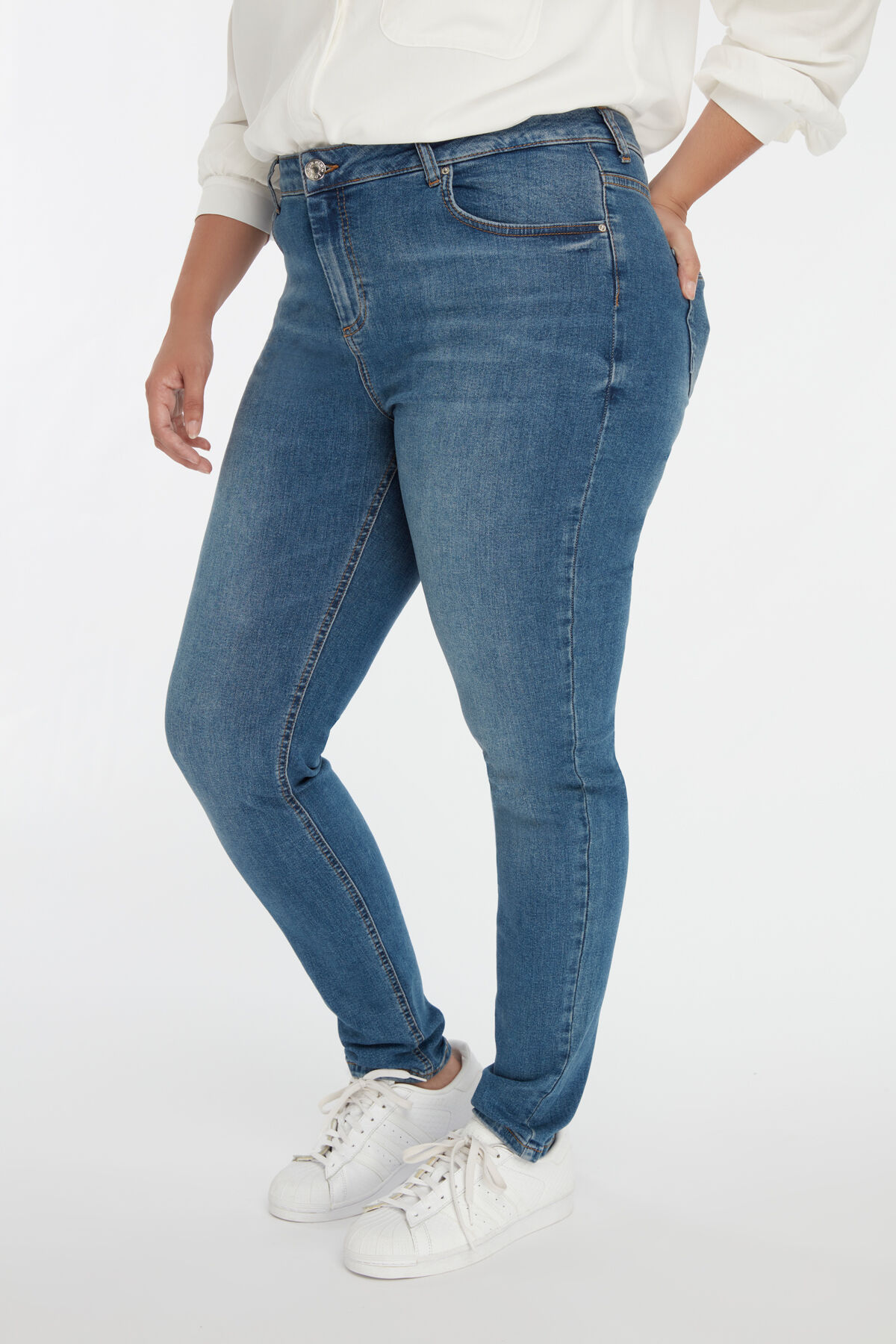 Vaqueros de pitillo IRIS image number 6