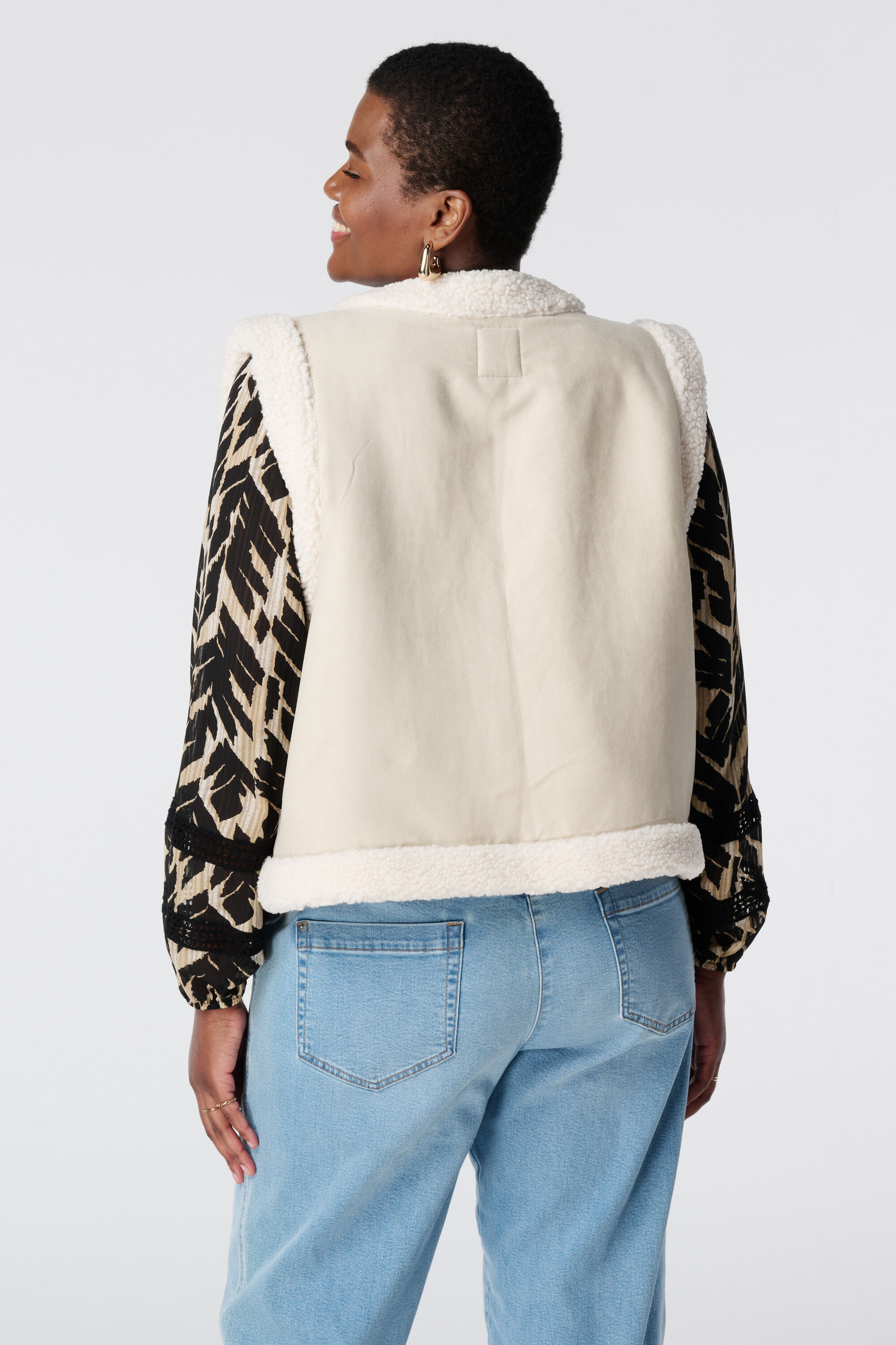 Chaleco con forro de peluche image number 3