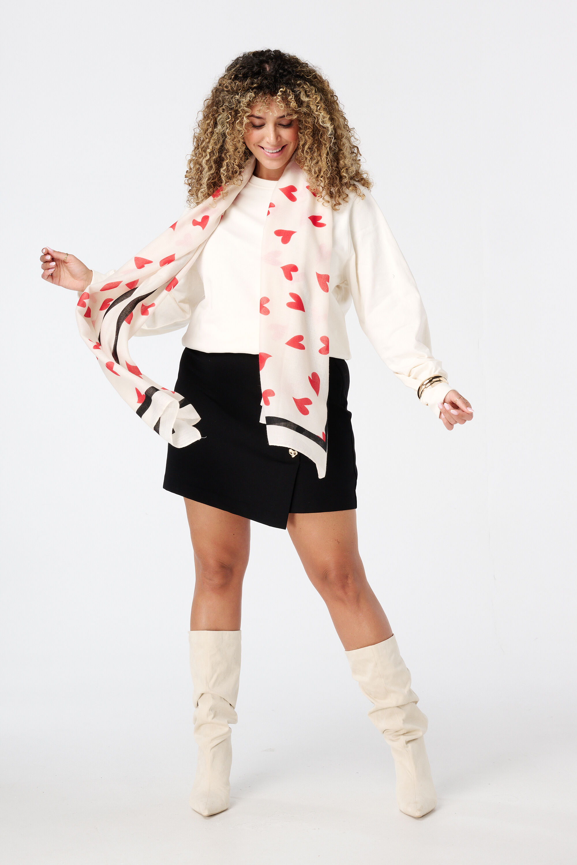 Fular con estampado image number 2