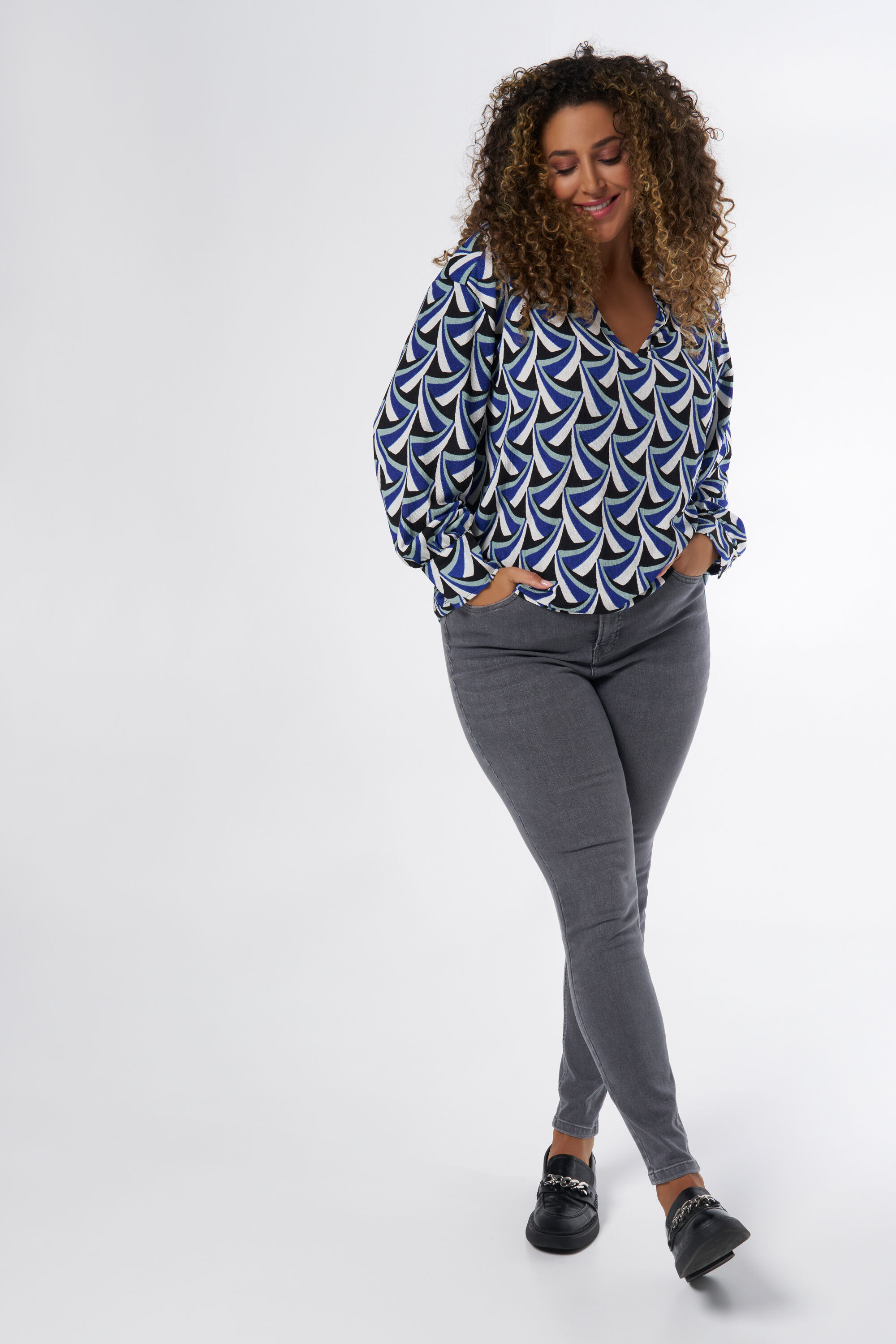 Top arrugado con estampado image number 5