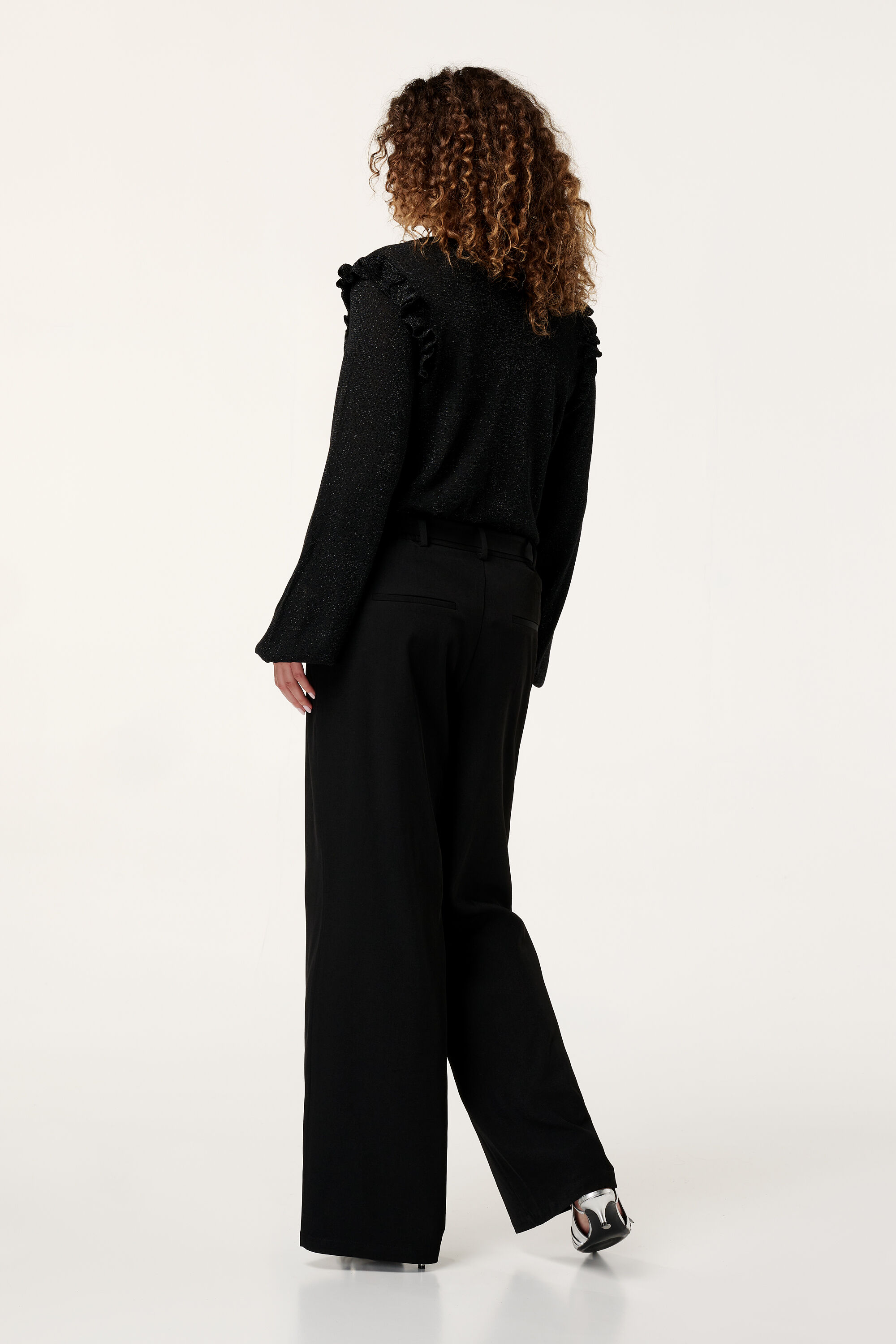 Pantalones con cinto image number 3