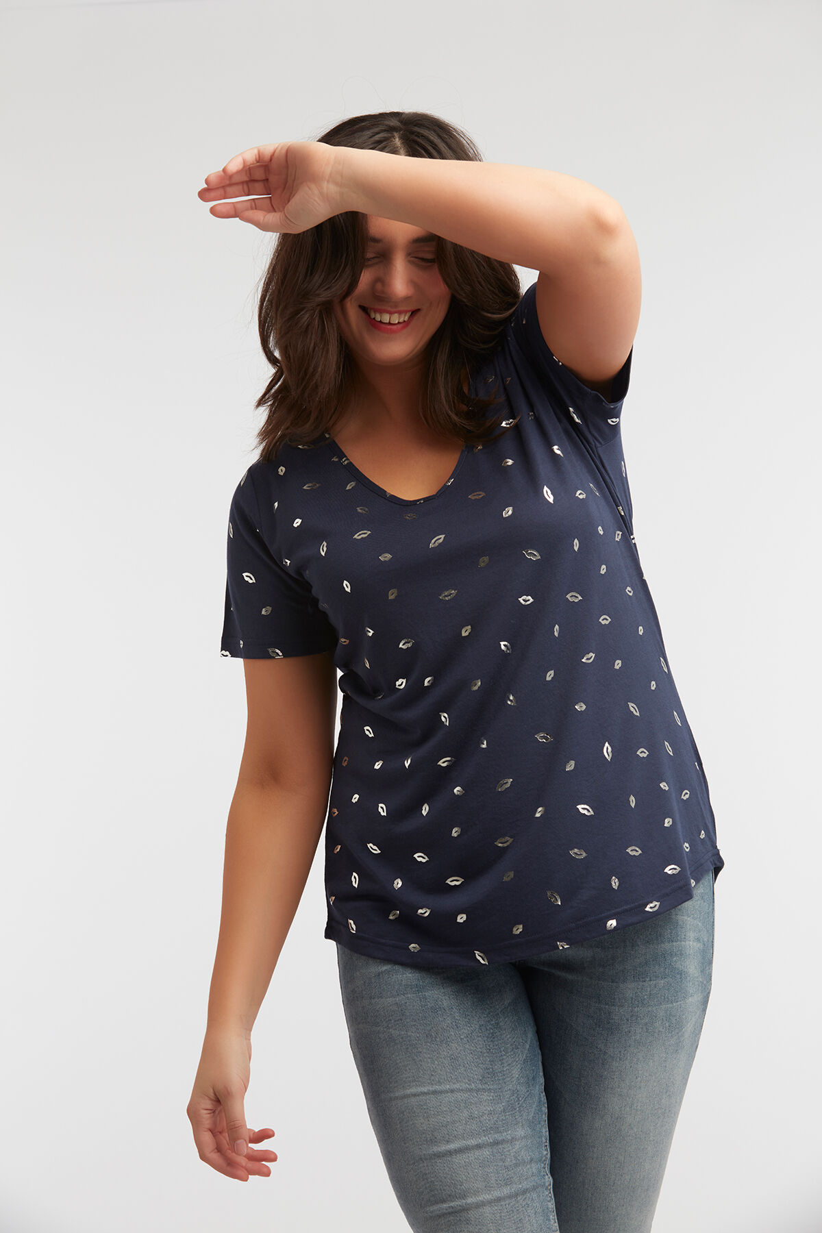 Camiseta con estampado met&aacute;lico plateado image number 3