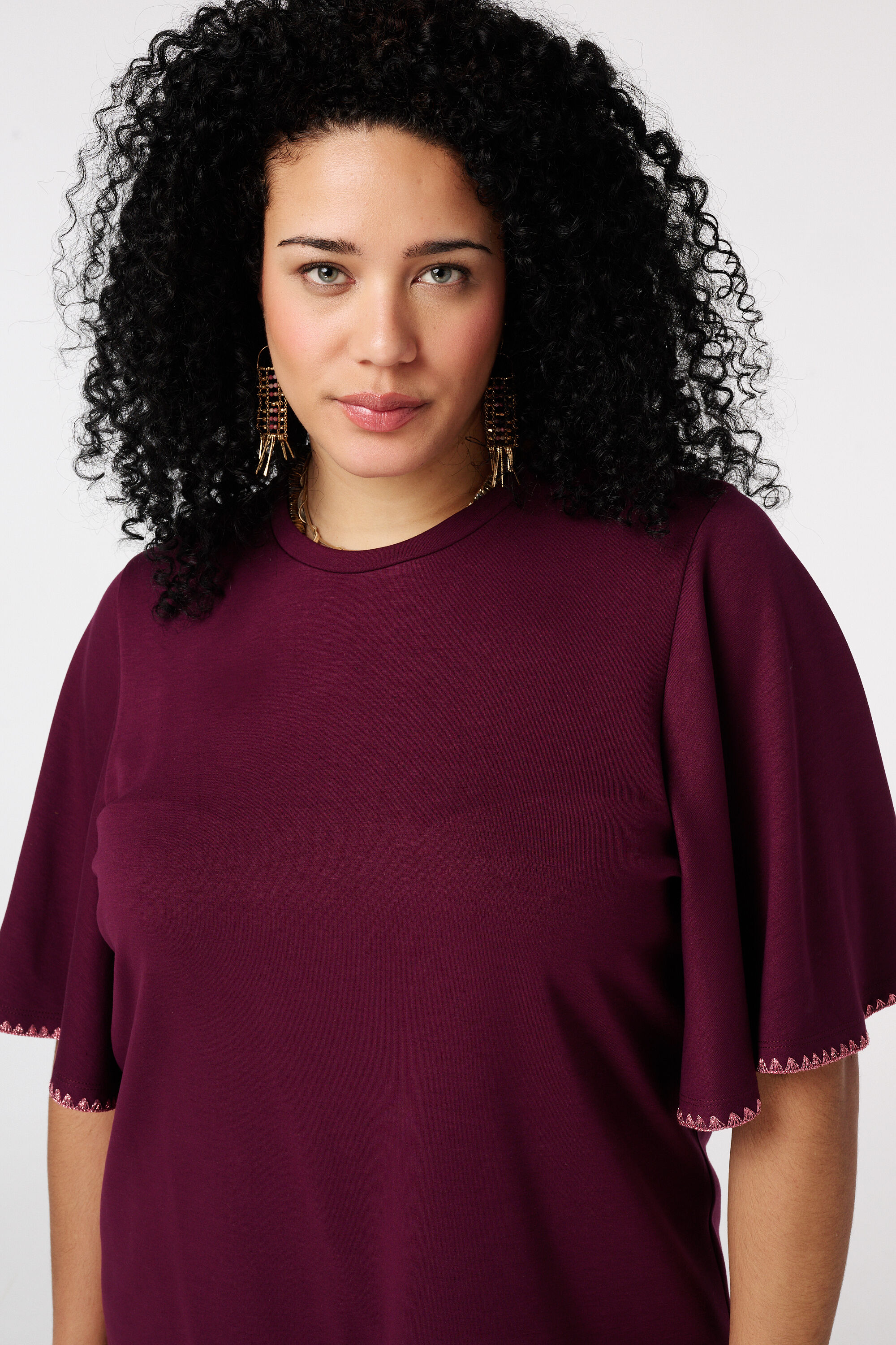 Camiseta con mangas mariposa image number 4