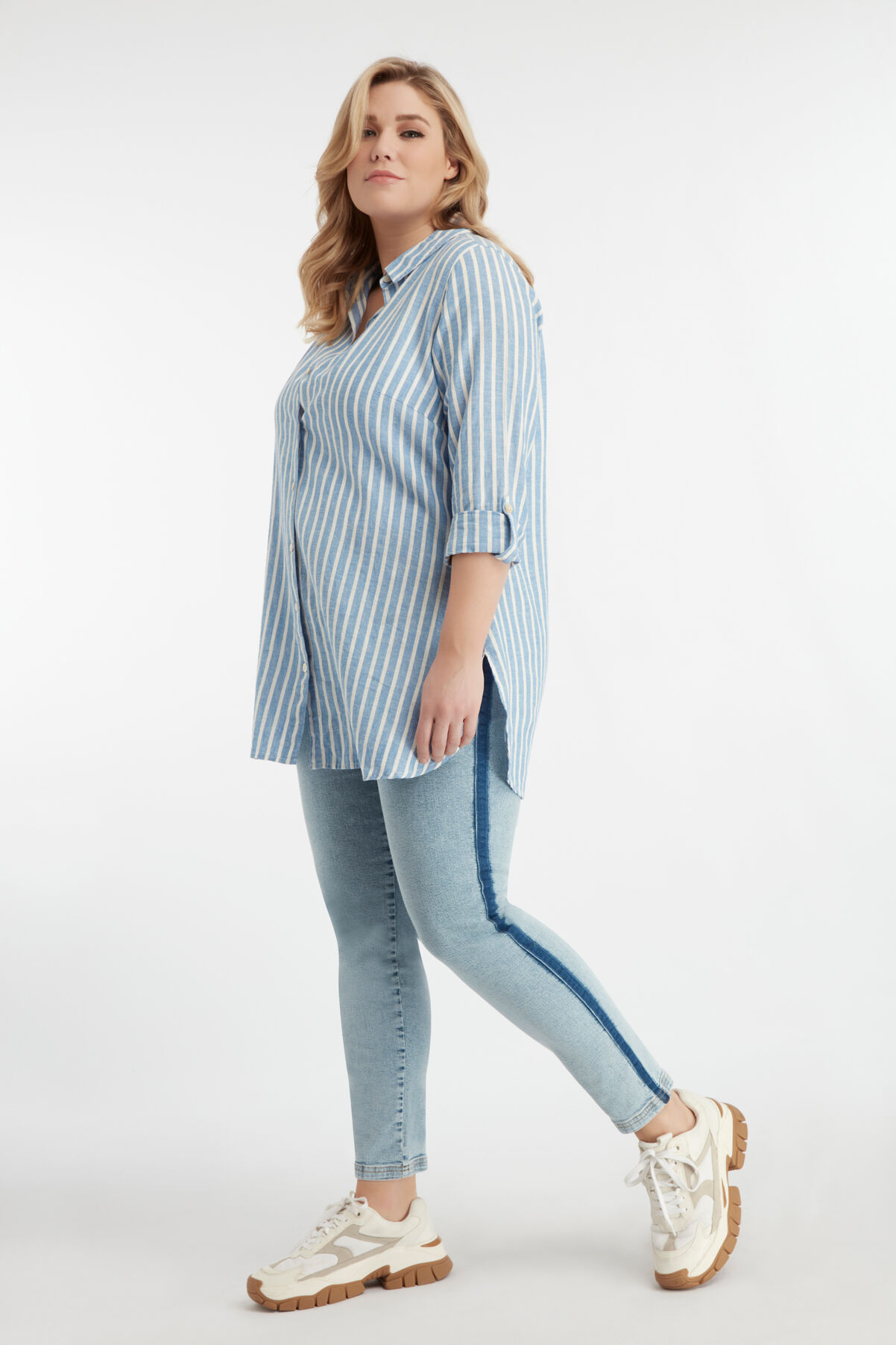 Blusa de rayas larga image number 3