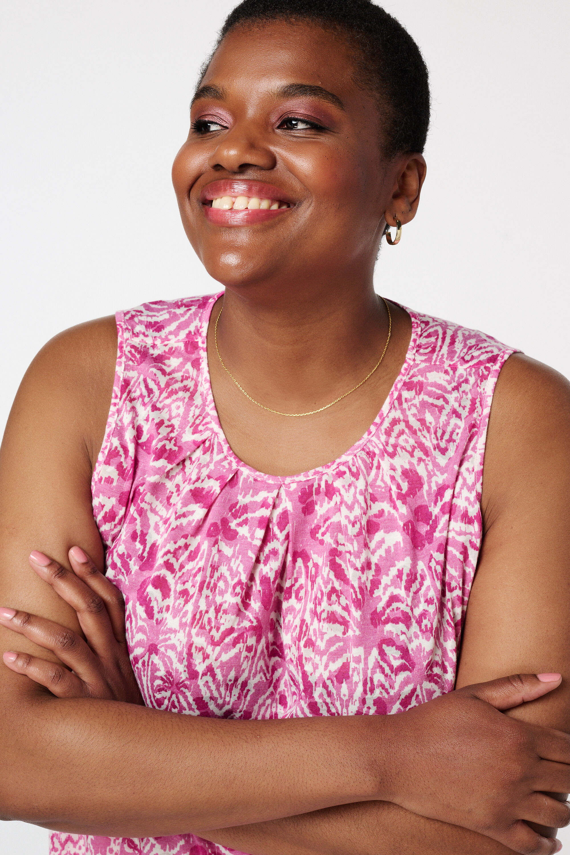 Top ligero con pliegues image number 4