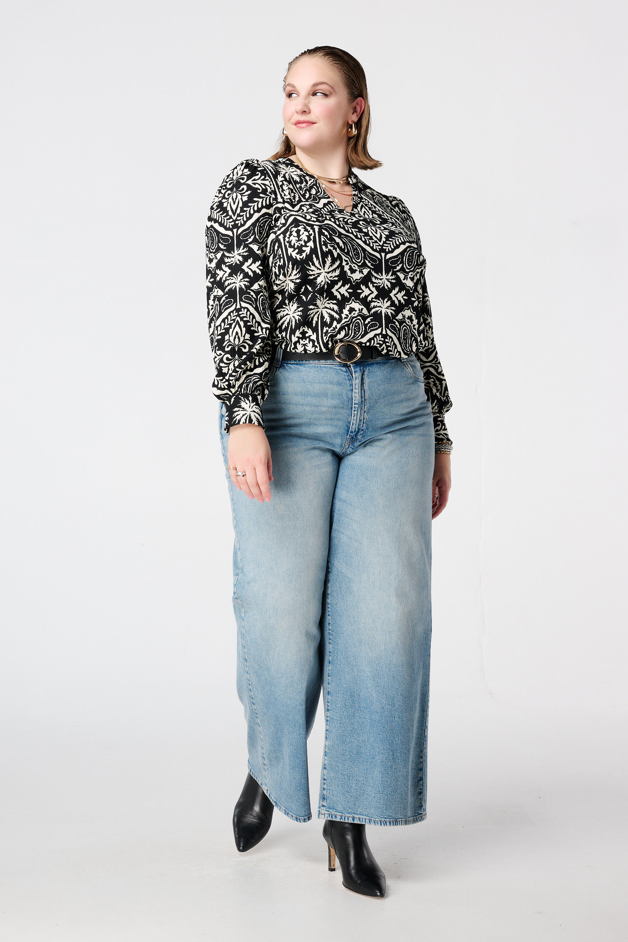 Top con estampado delicado image number 5