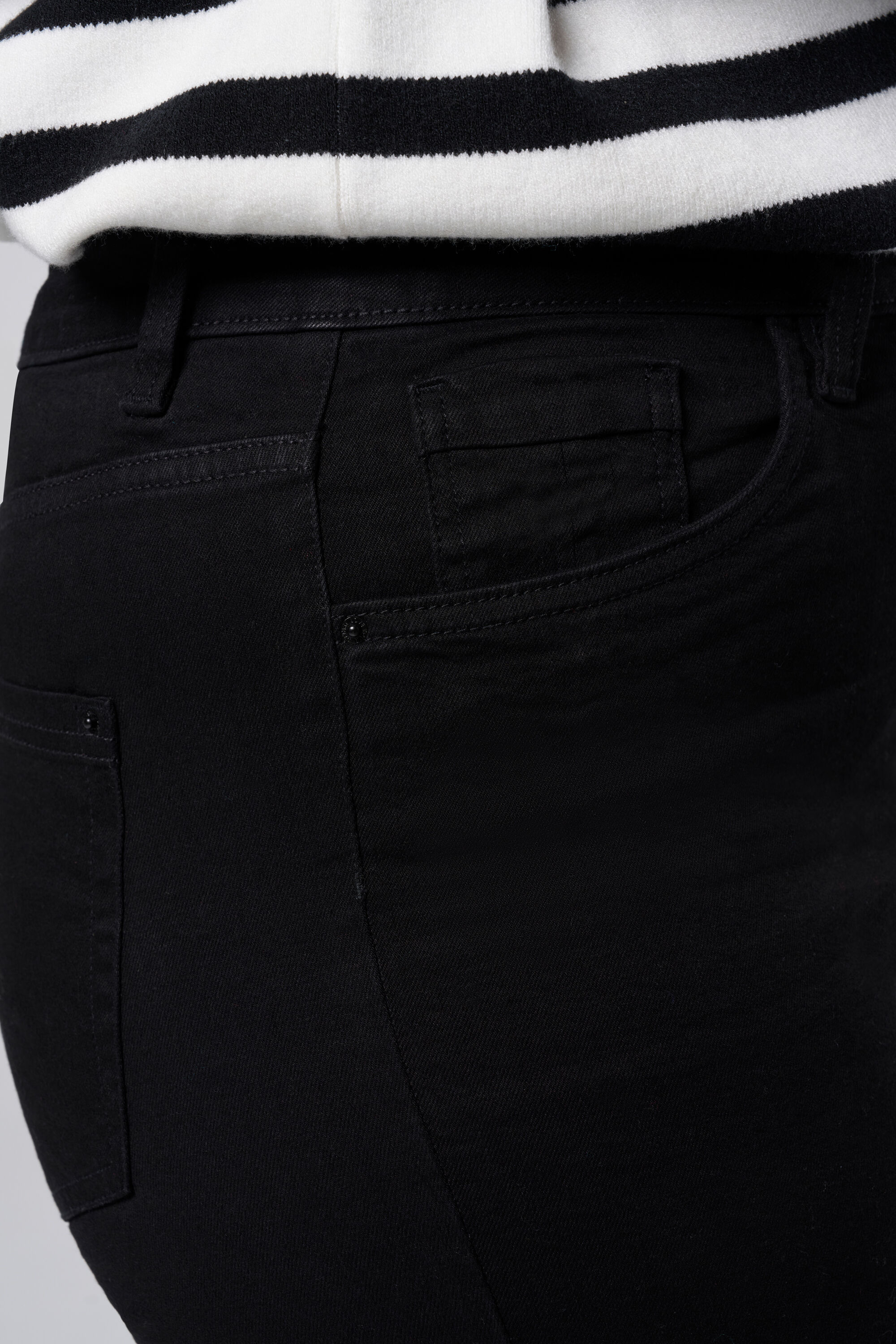 Los vaqueros LILY de corte recto image number 4