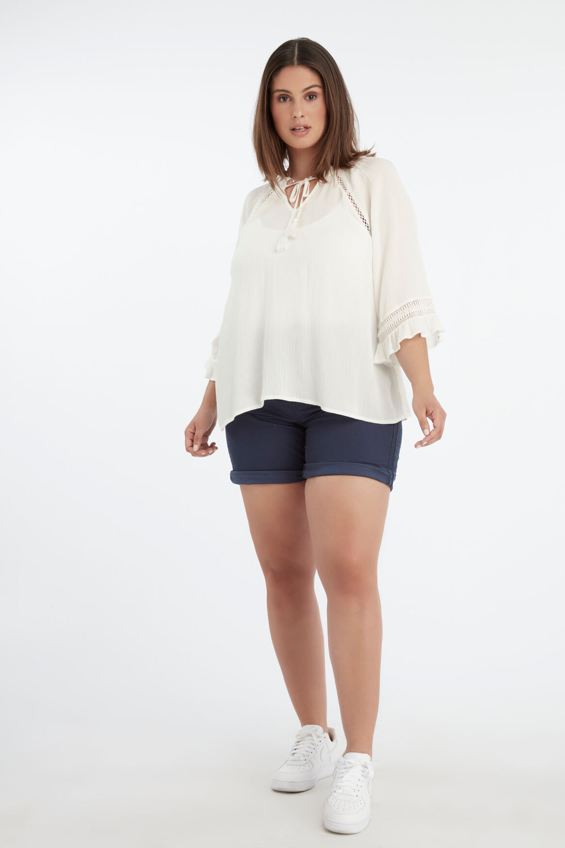 Blusa con detalles calados image number 3