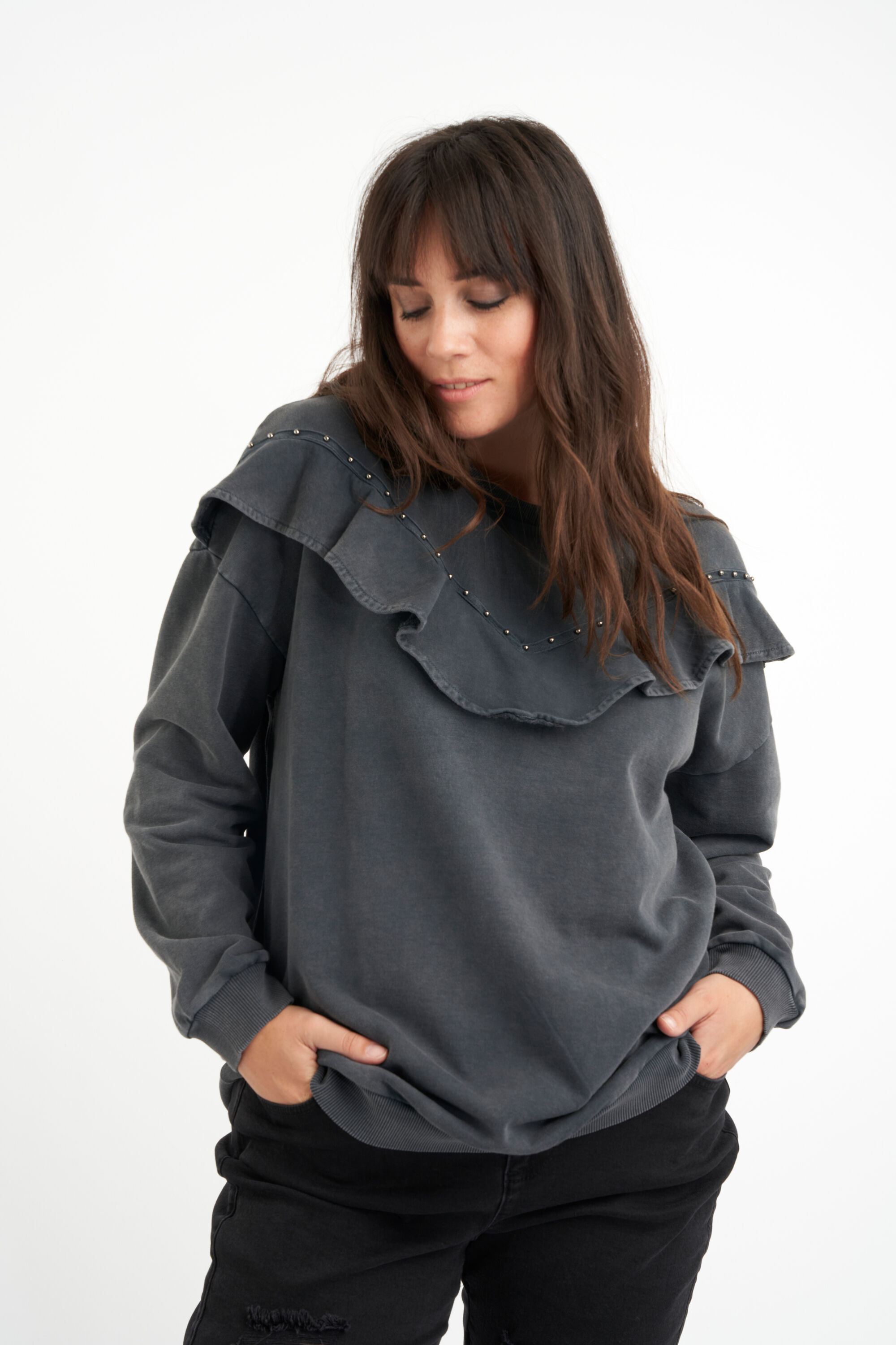 Su&eacute;ter con volantes image number 0