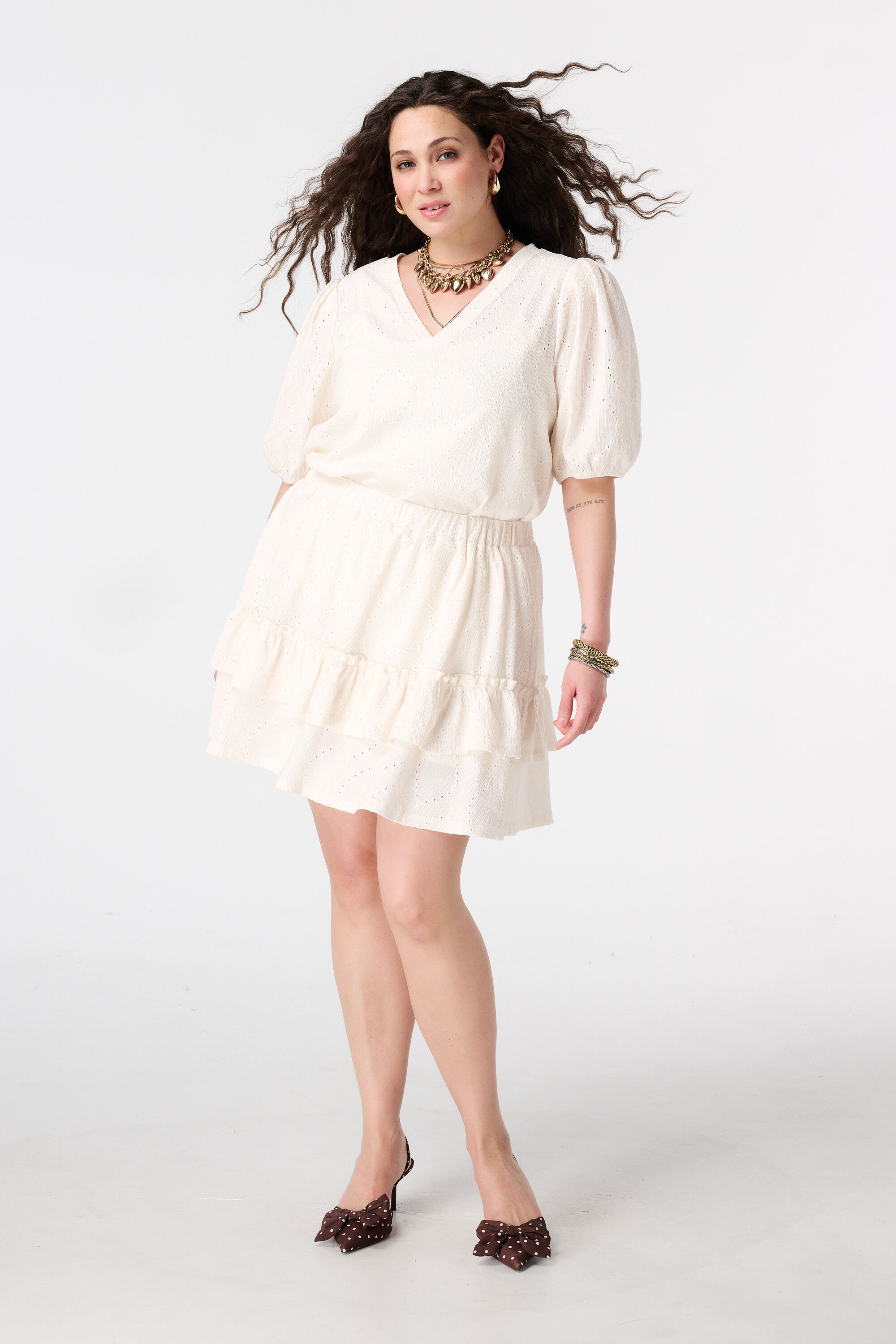 Falda con aspecto bordado