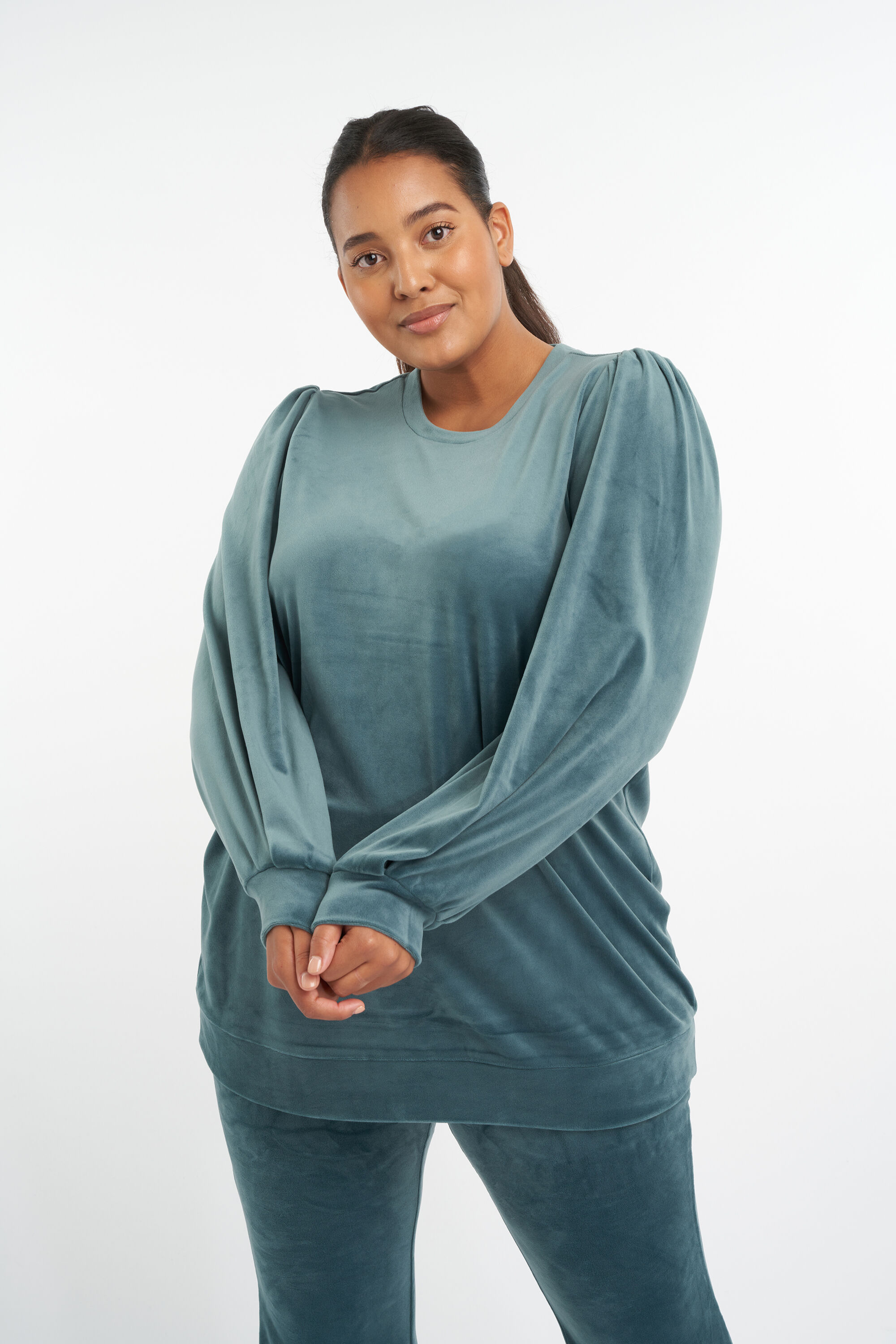 Su&eacute;ter de terciopelo  image number 6