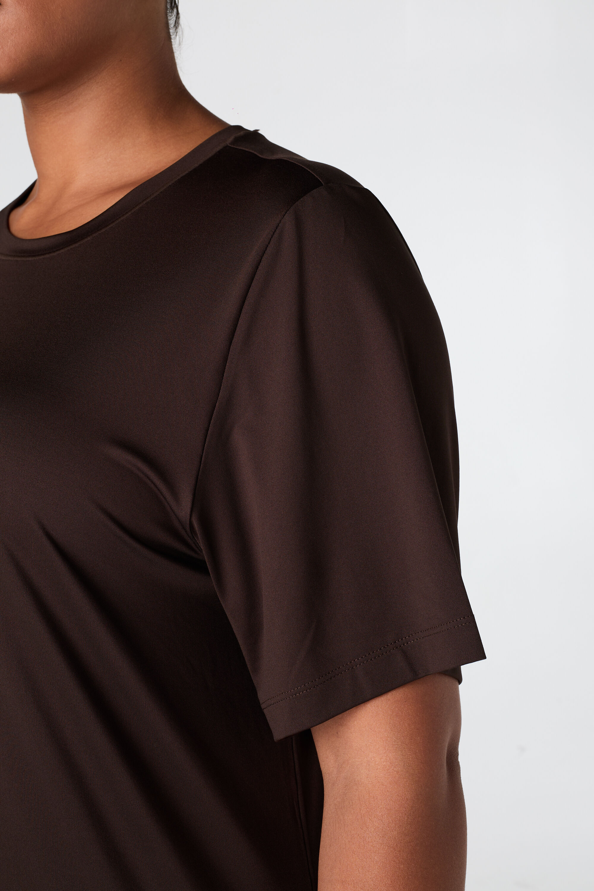 Camiseta deportiva larga image number 5