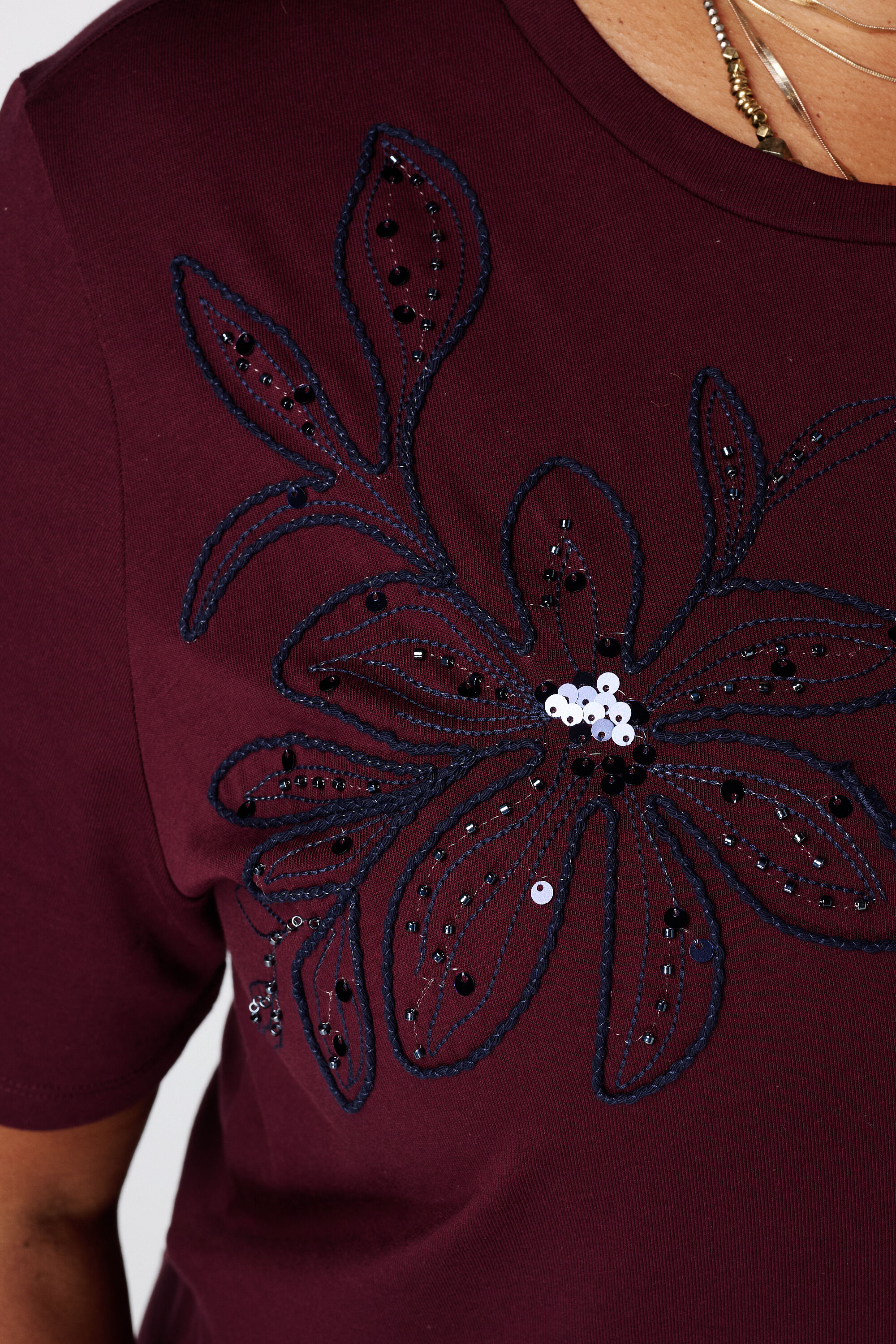 Camiseta con cuentas image number 6
