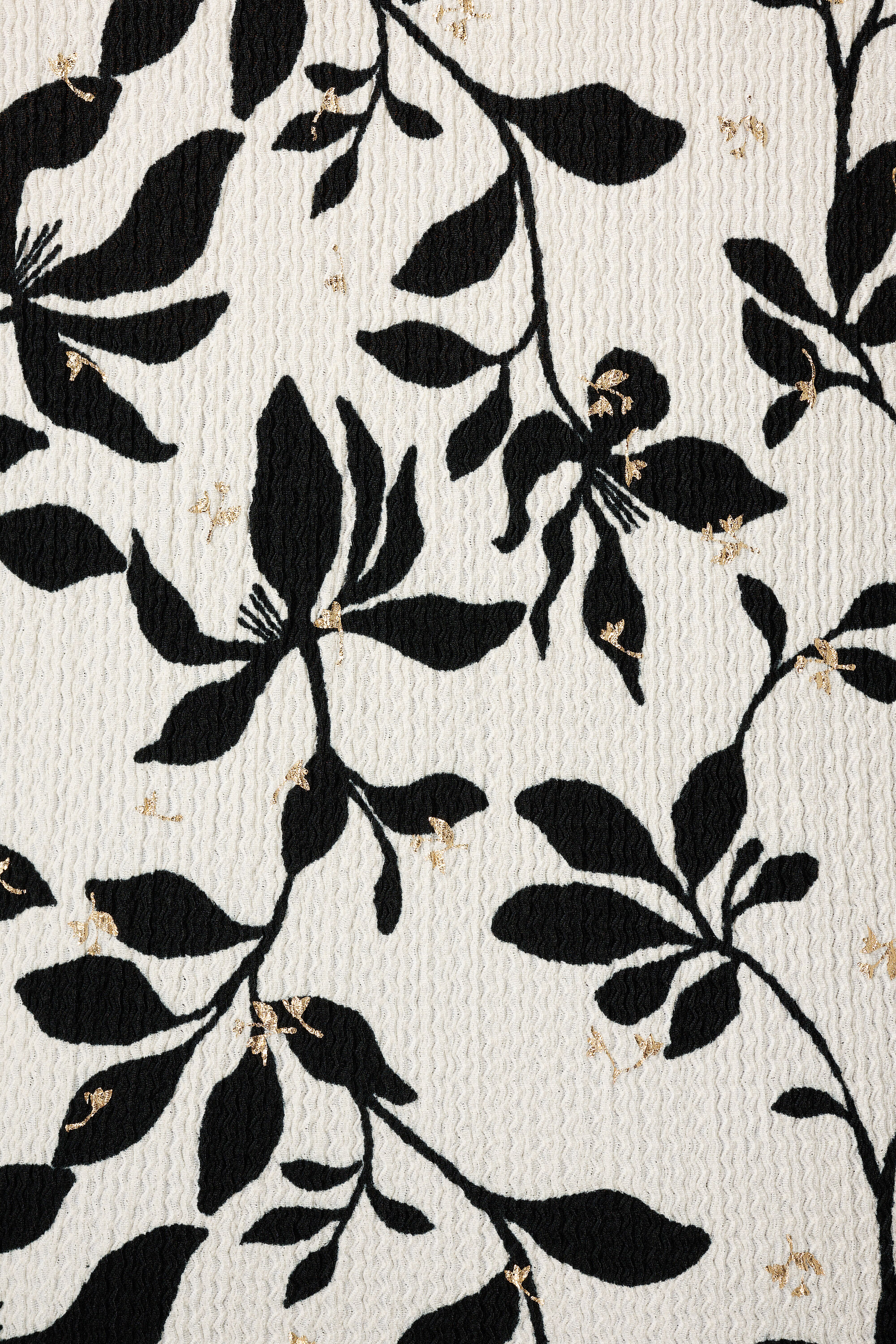 Top estampado y con textura image number 6