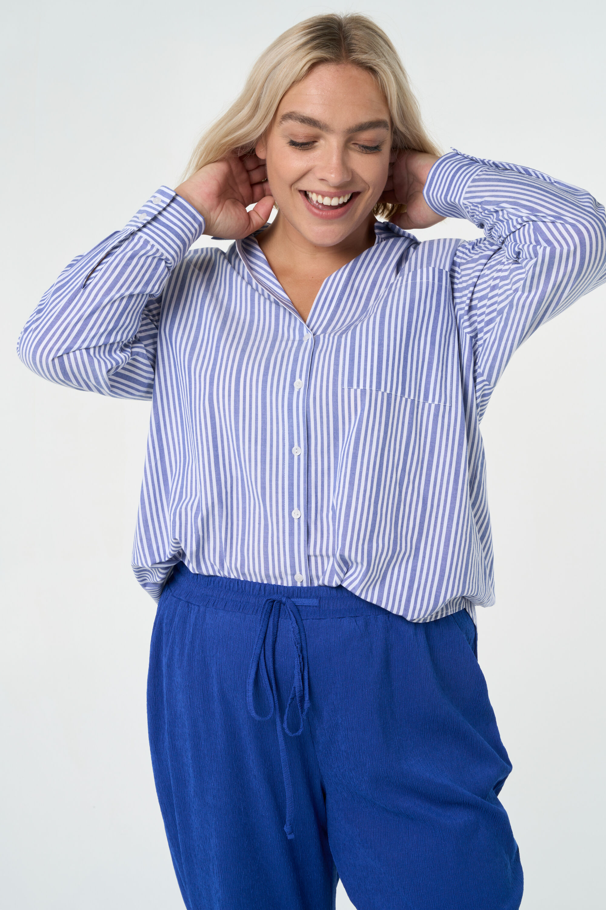 Blusa de rayas de corte holgado image number 6