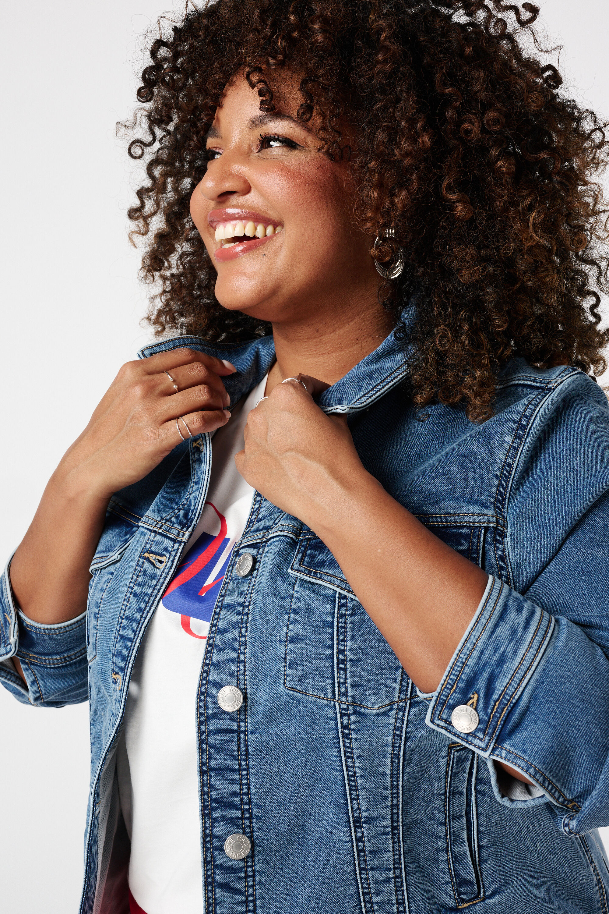 Cazadora vaquera el&aacute;stica image number 4