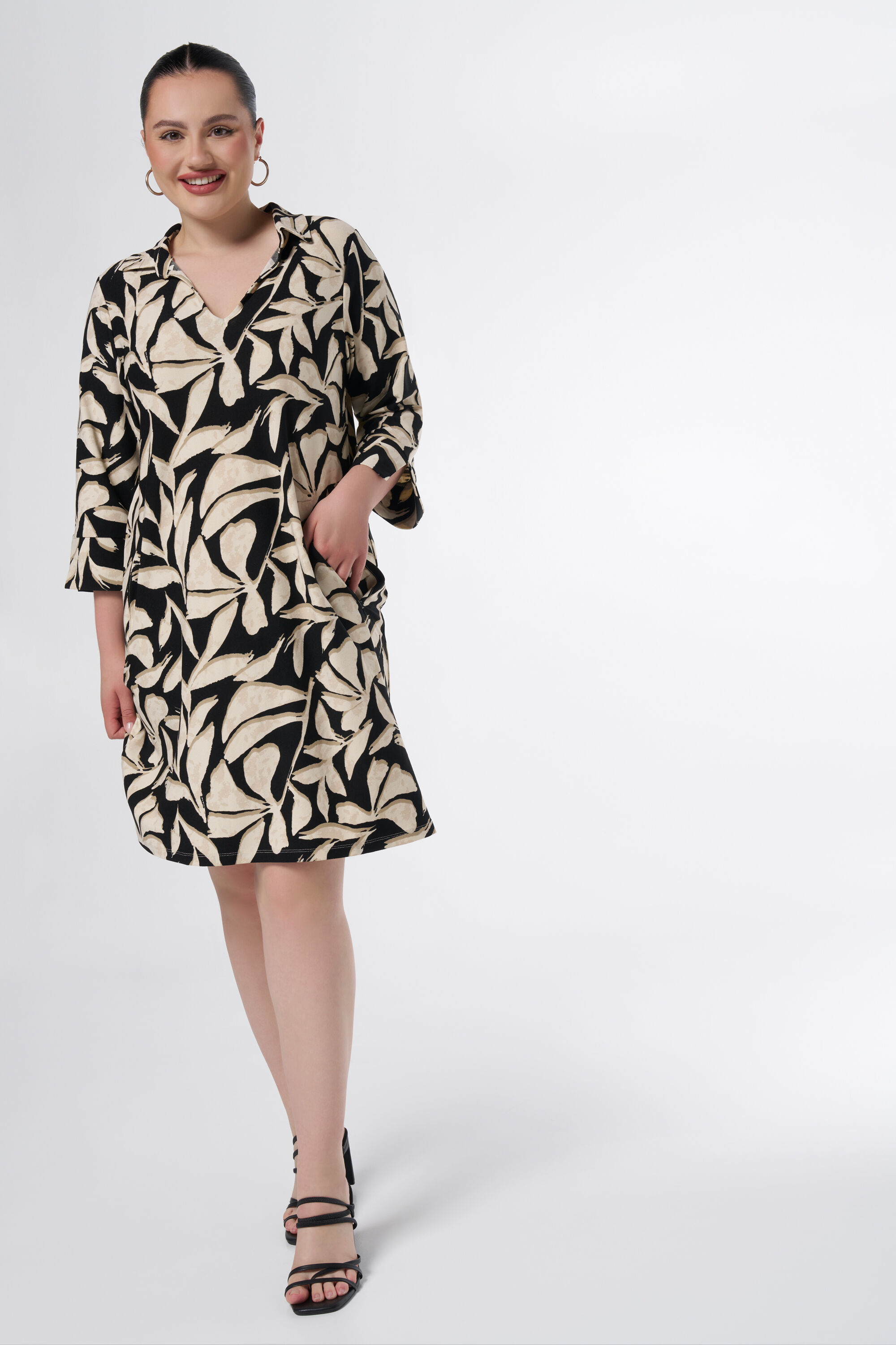 Vestido con bolsillos y estampado image number 5