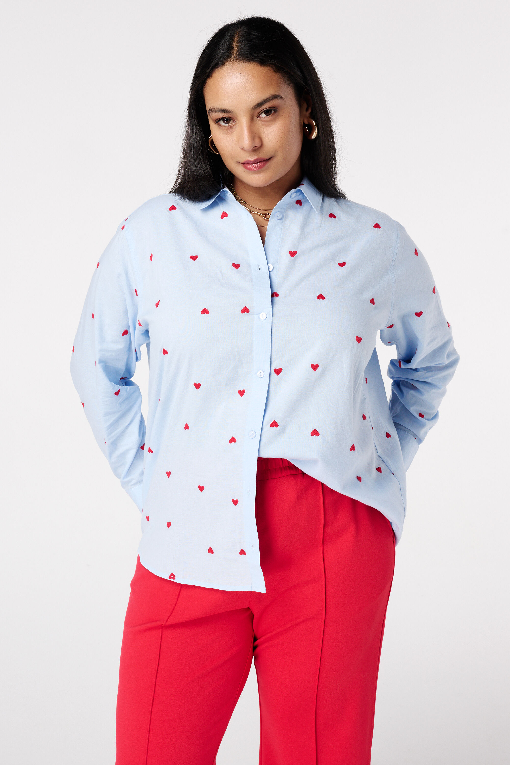 Blusa con estampado de corazones