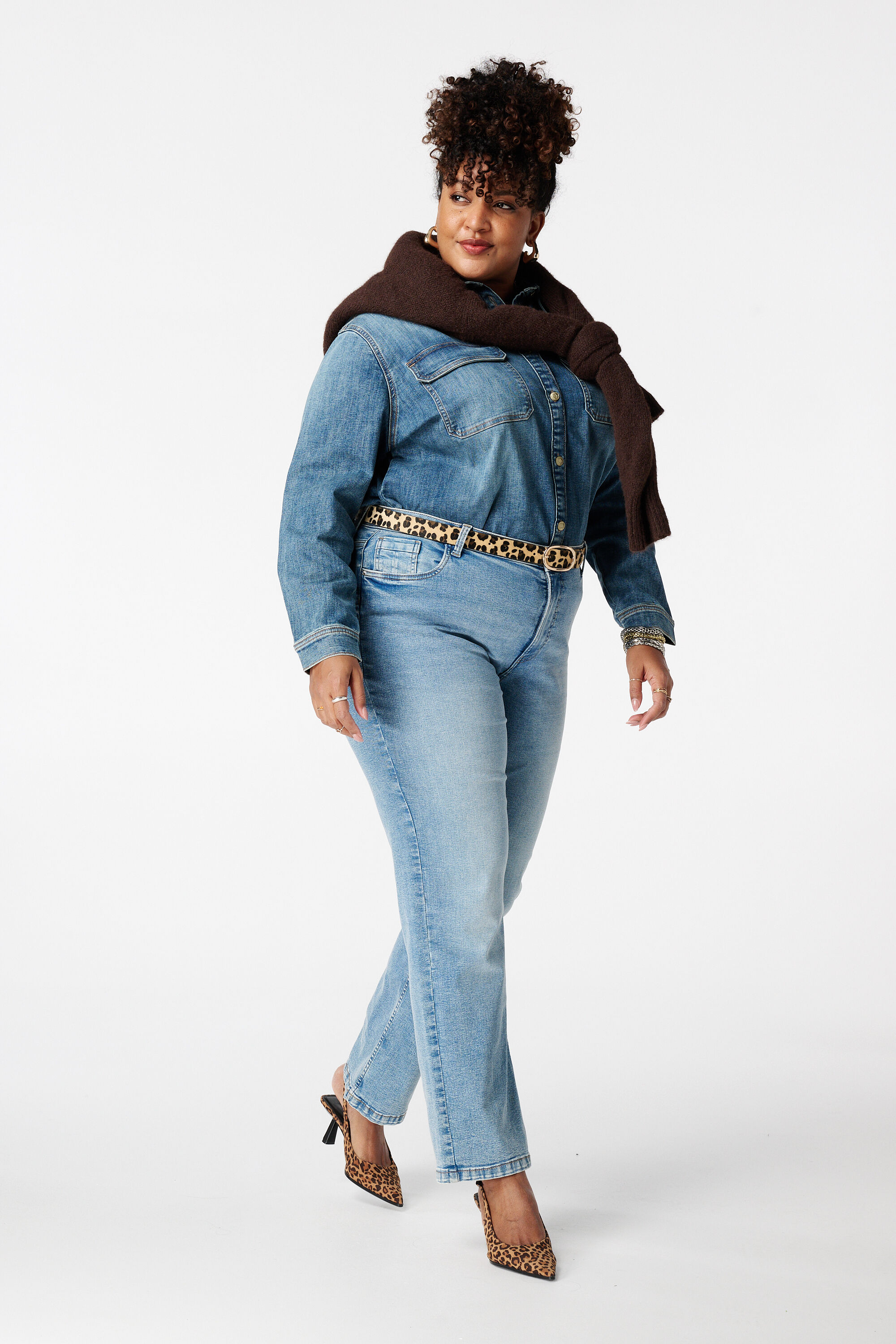 Vaqueros LILY de corte recto image number 6