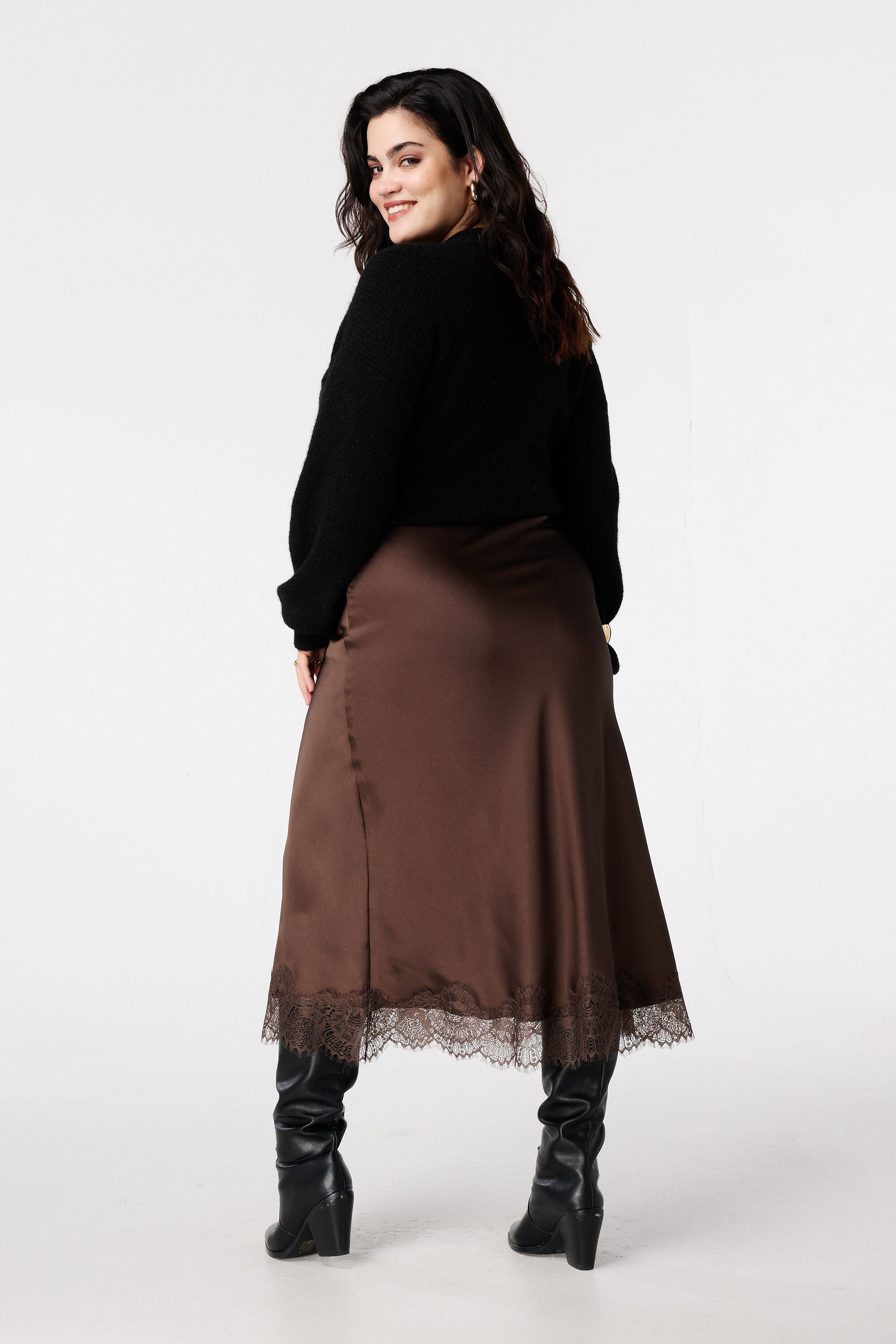 Falda con efecto satinado y encaje image number 3