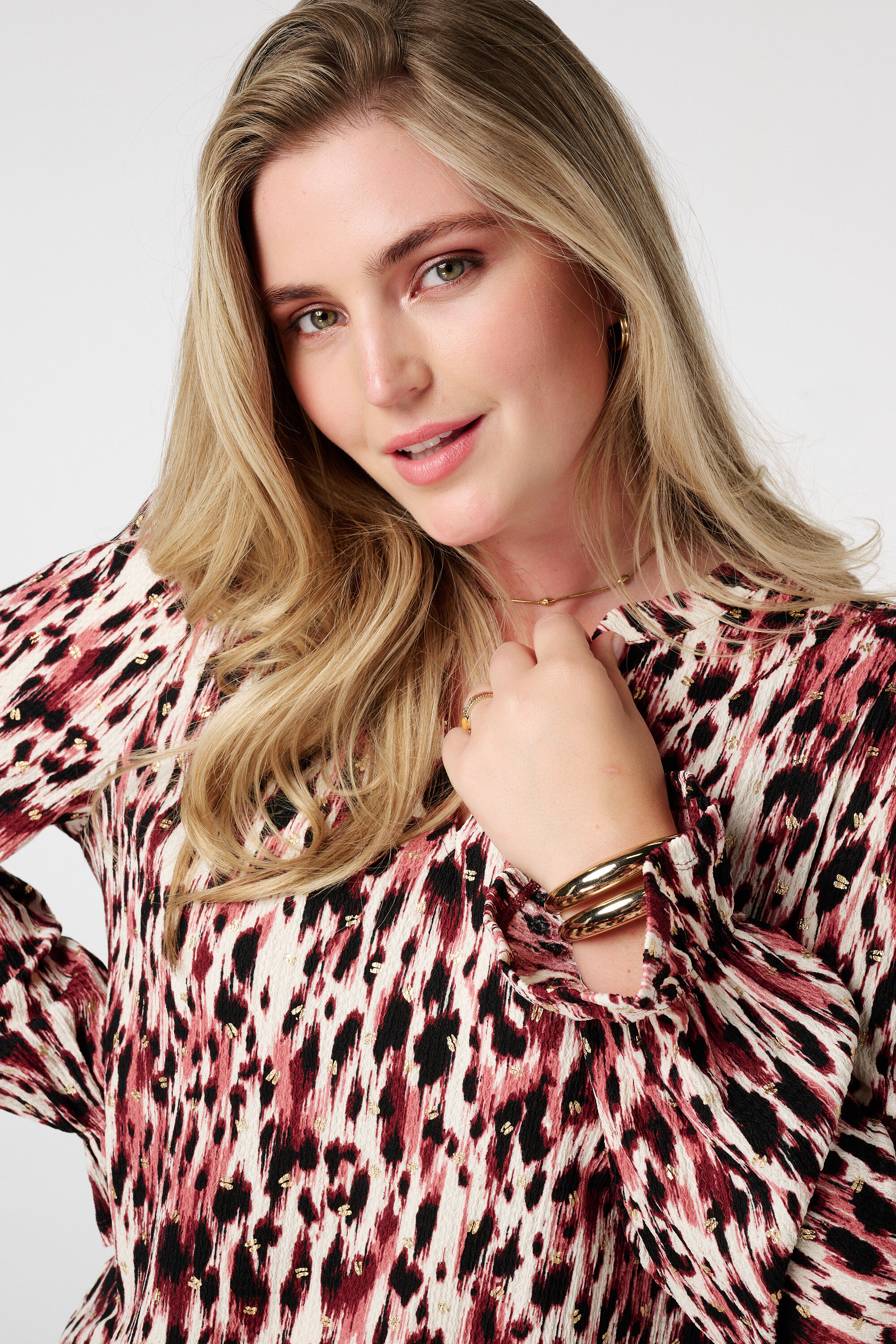 Top estampado y con textura image number 4