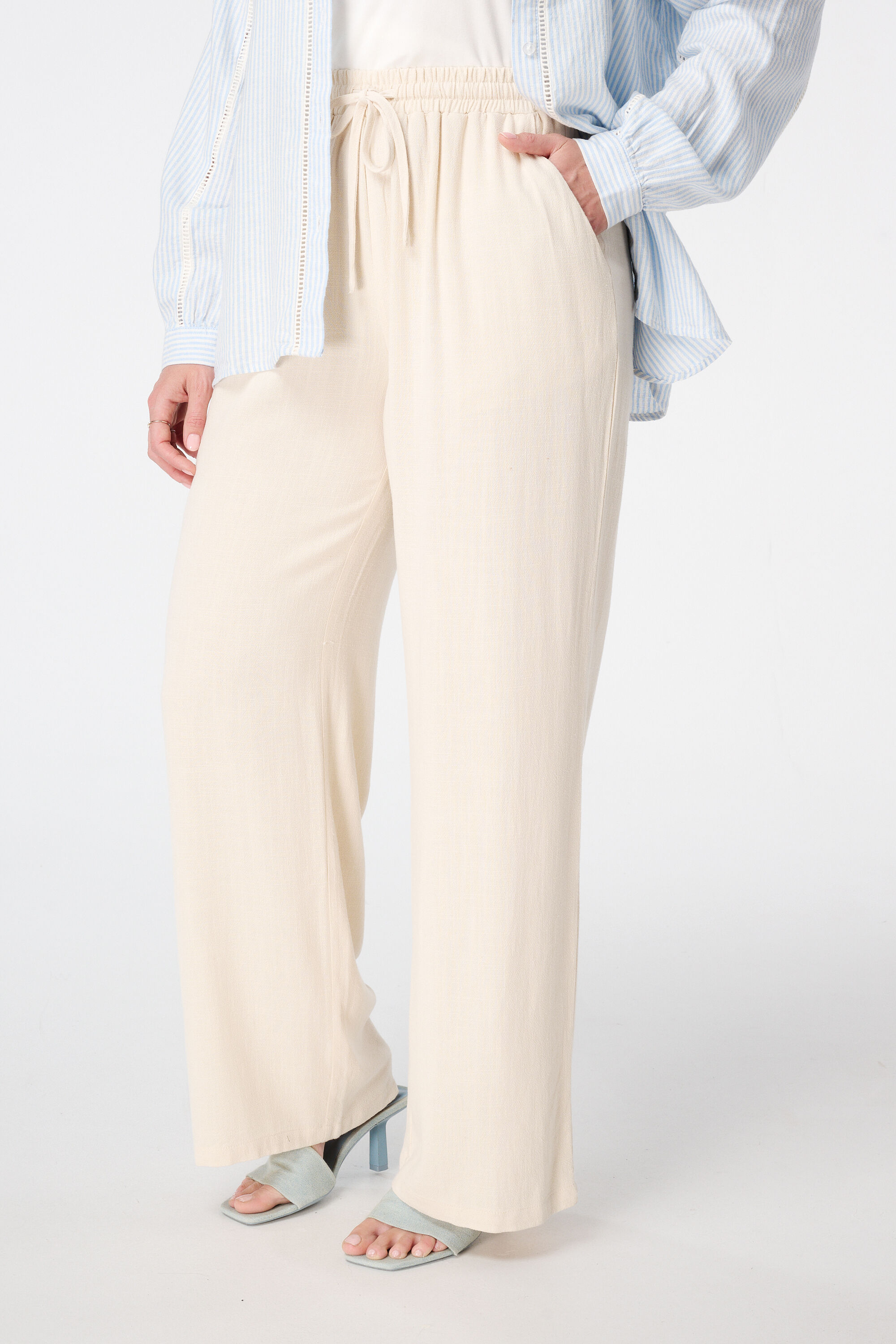 Pantalones de lino image number 5