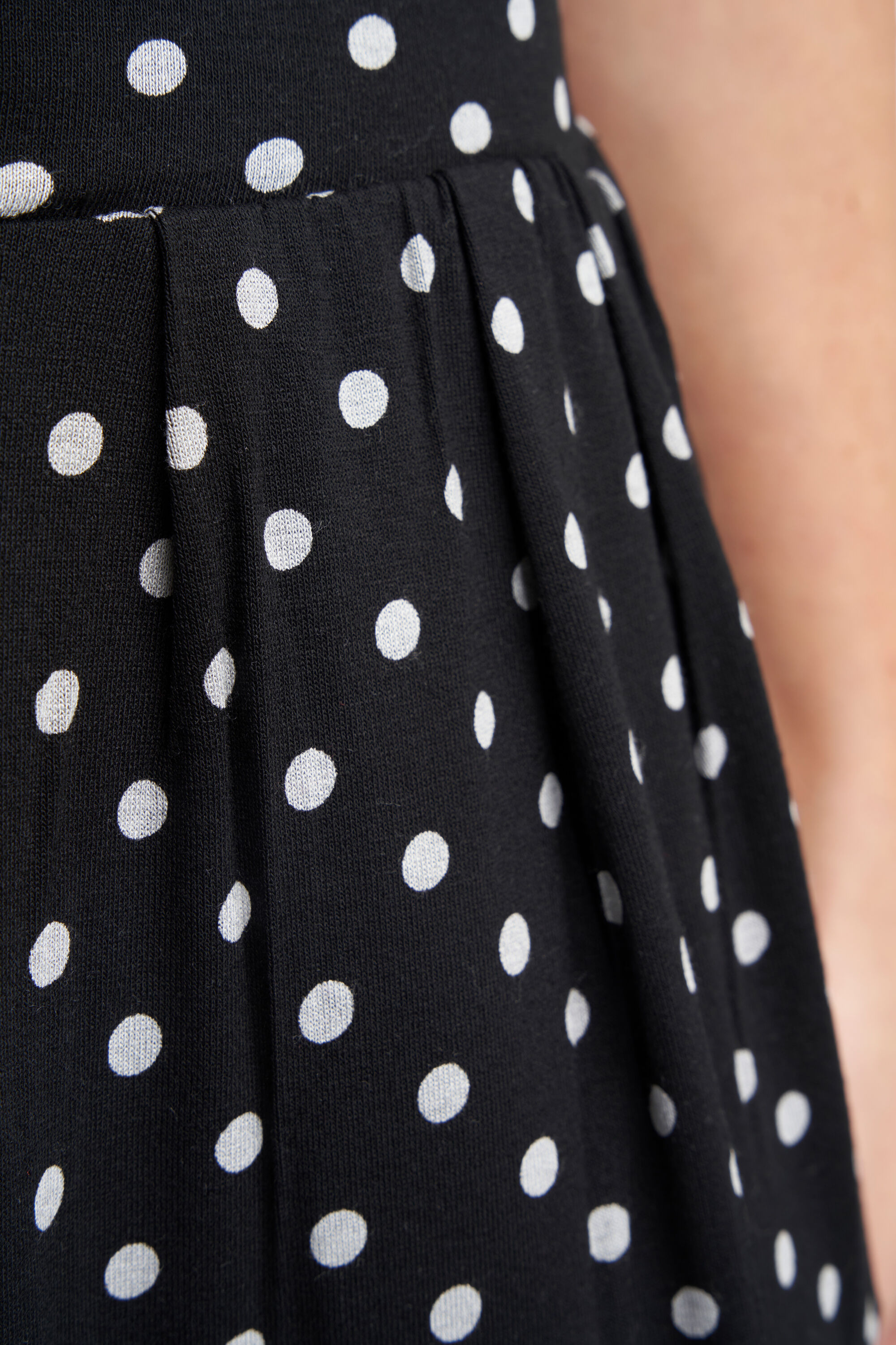 Pantalones con lunares image number 5