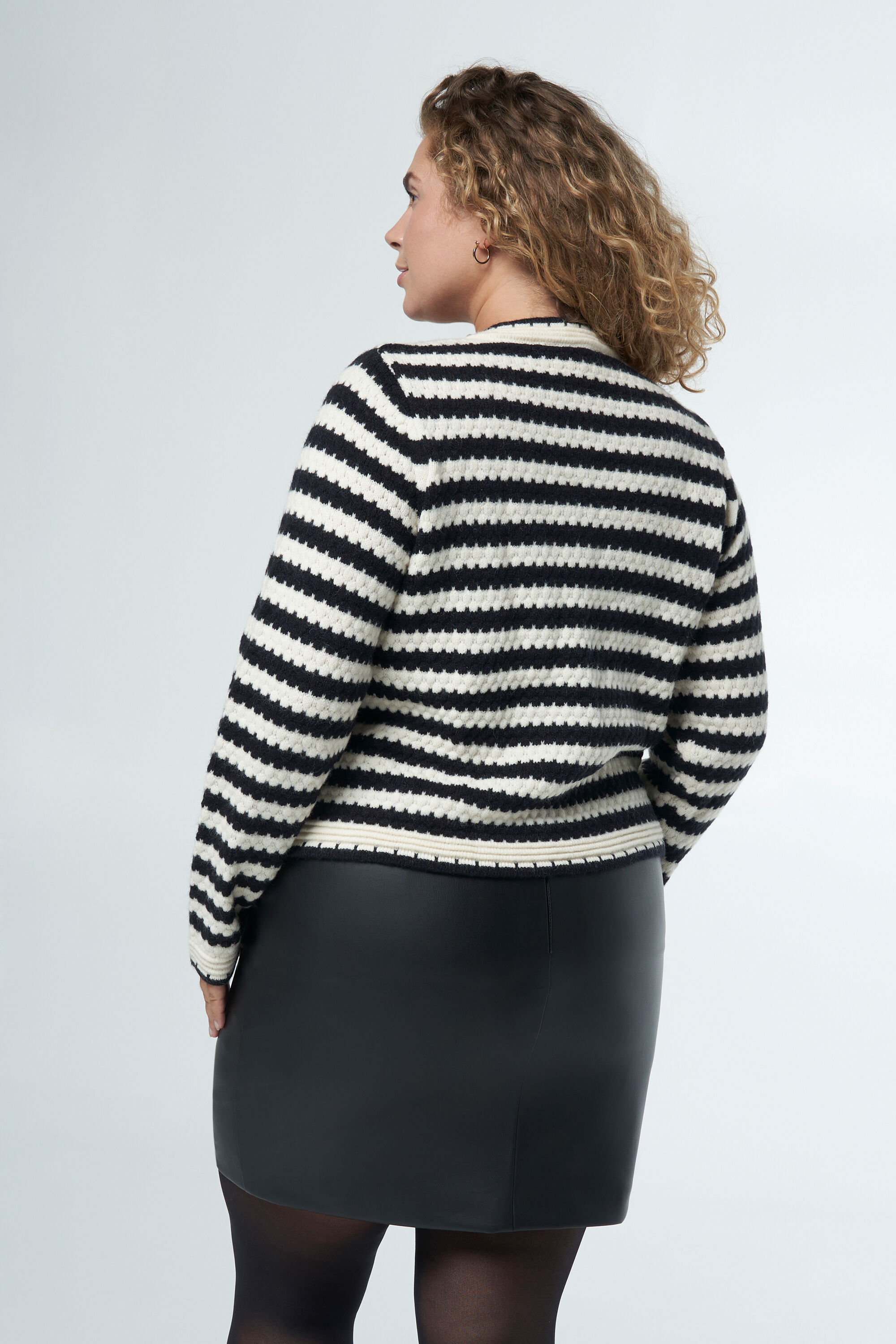 C&aacute;rdigan de rayas image number 3