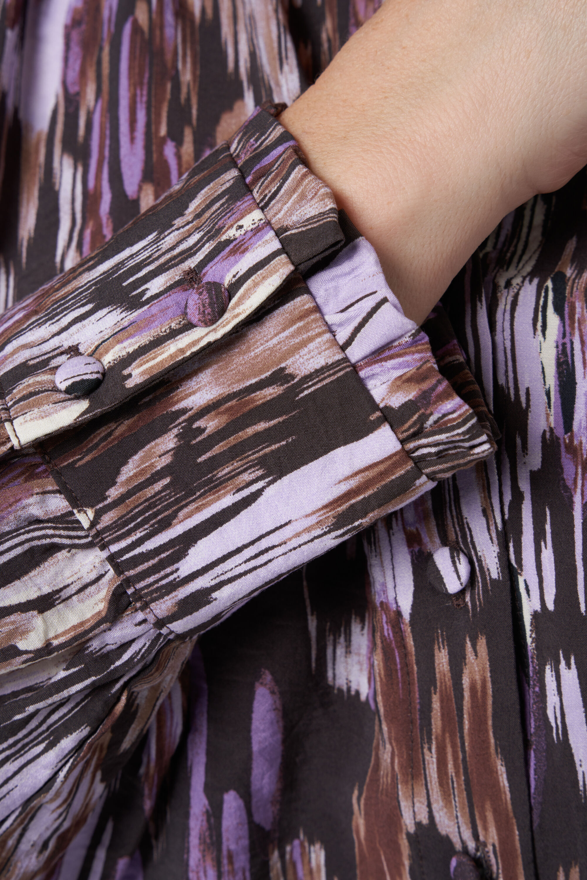 Blusa con botones image number 5