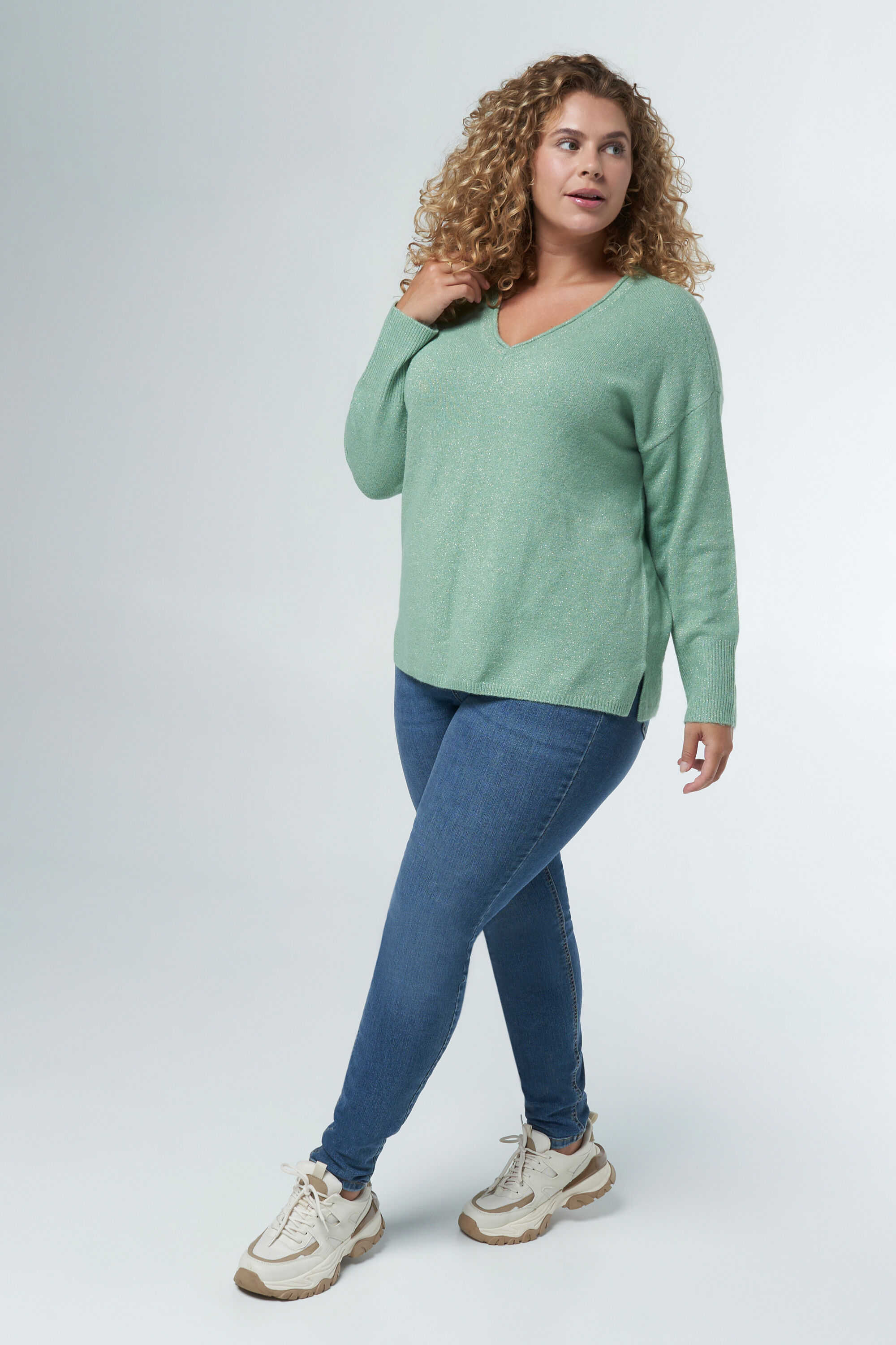 Su&eacute;ter con detalles de purpurina image number 5