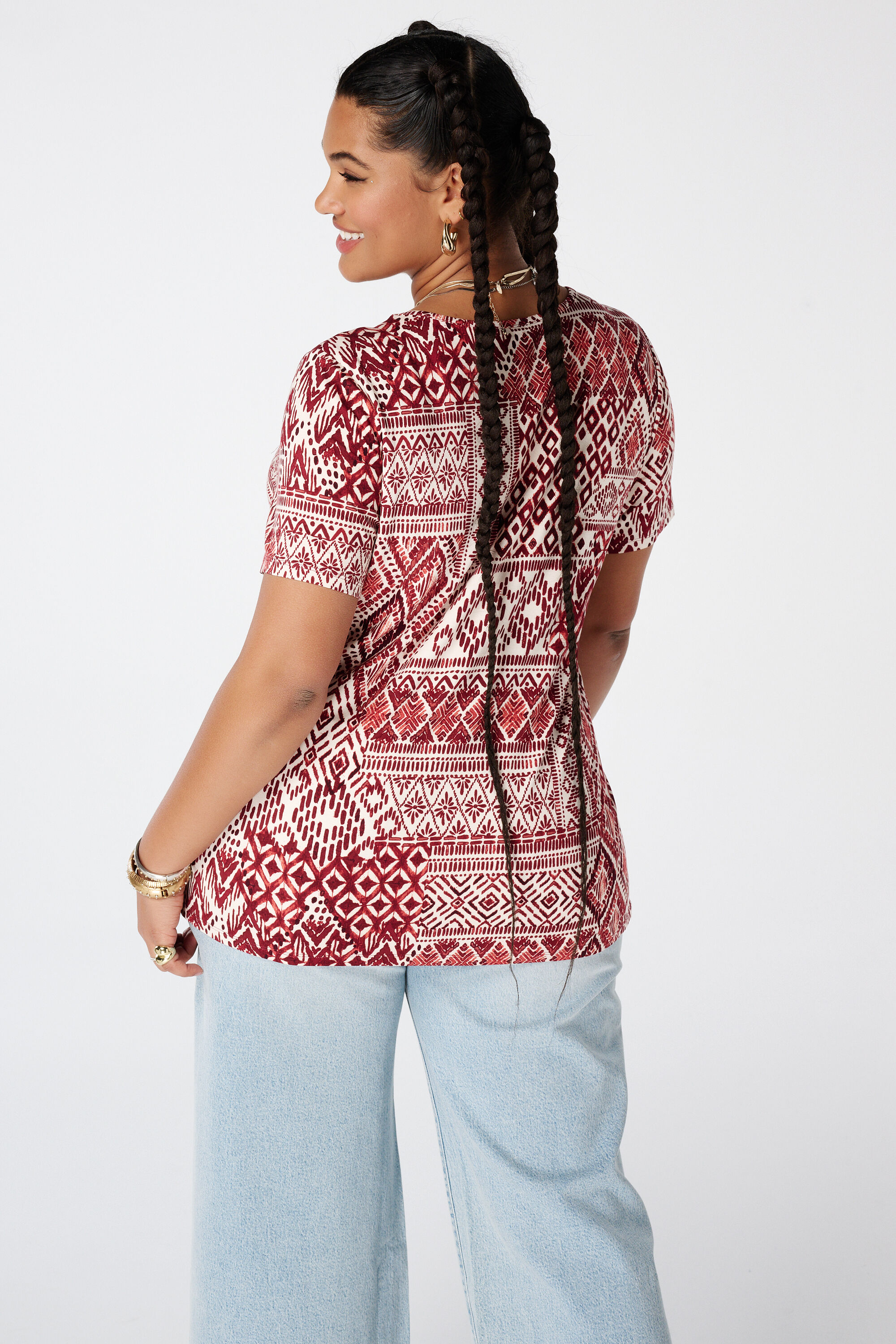 Top estampado con escote en V image number 3