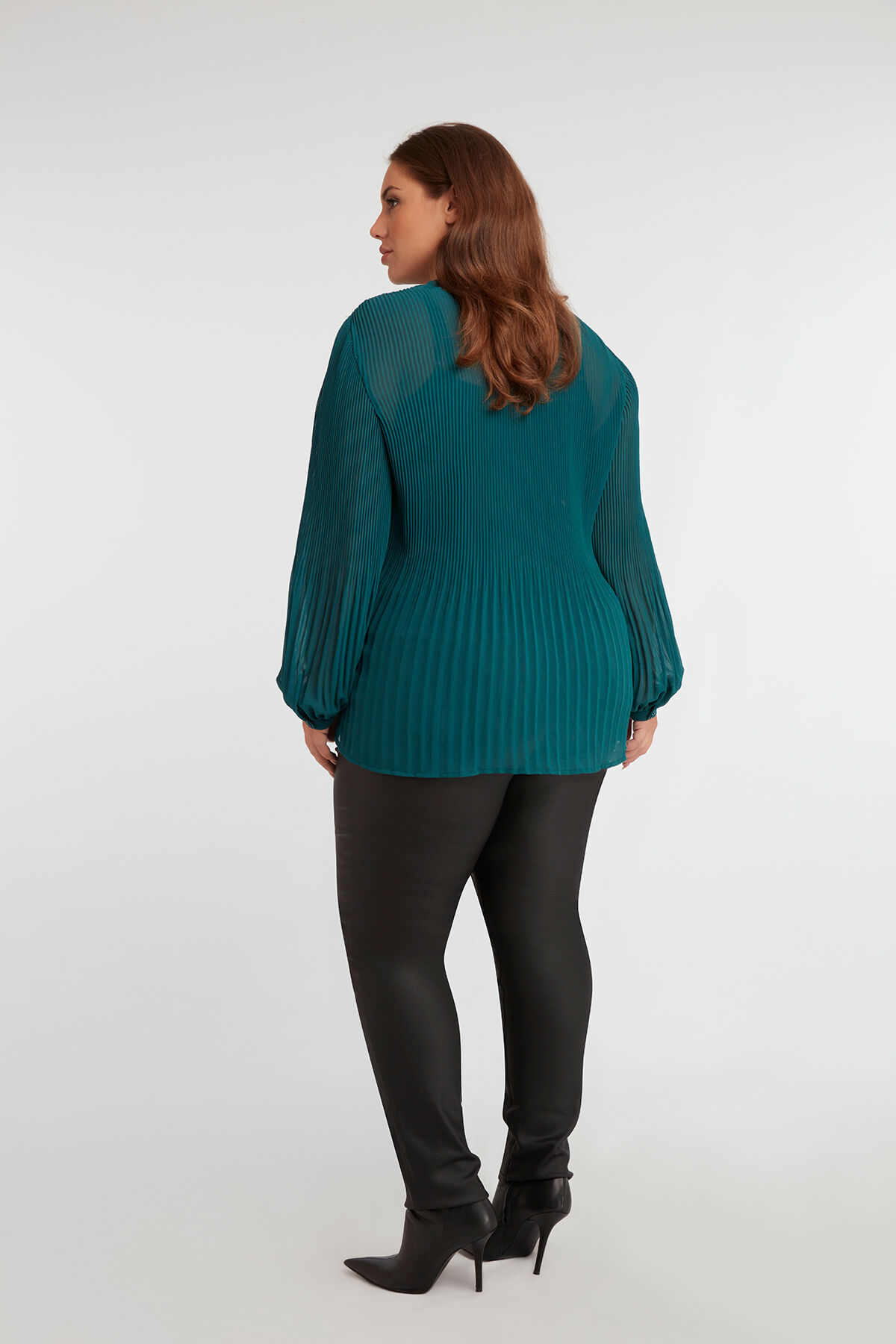 Blusa plisada image number 4