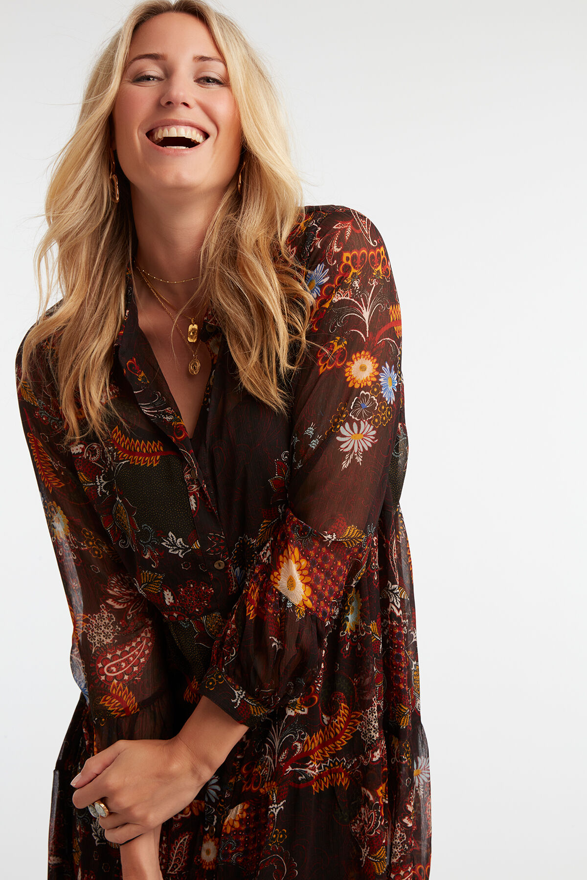 Vestido largo semitransparente image number 4