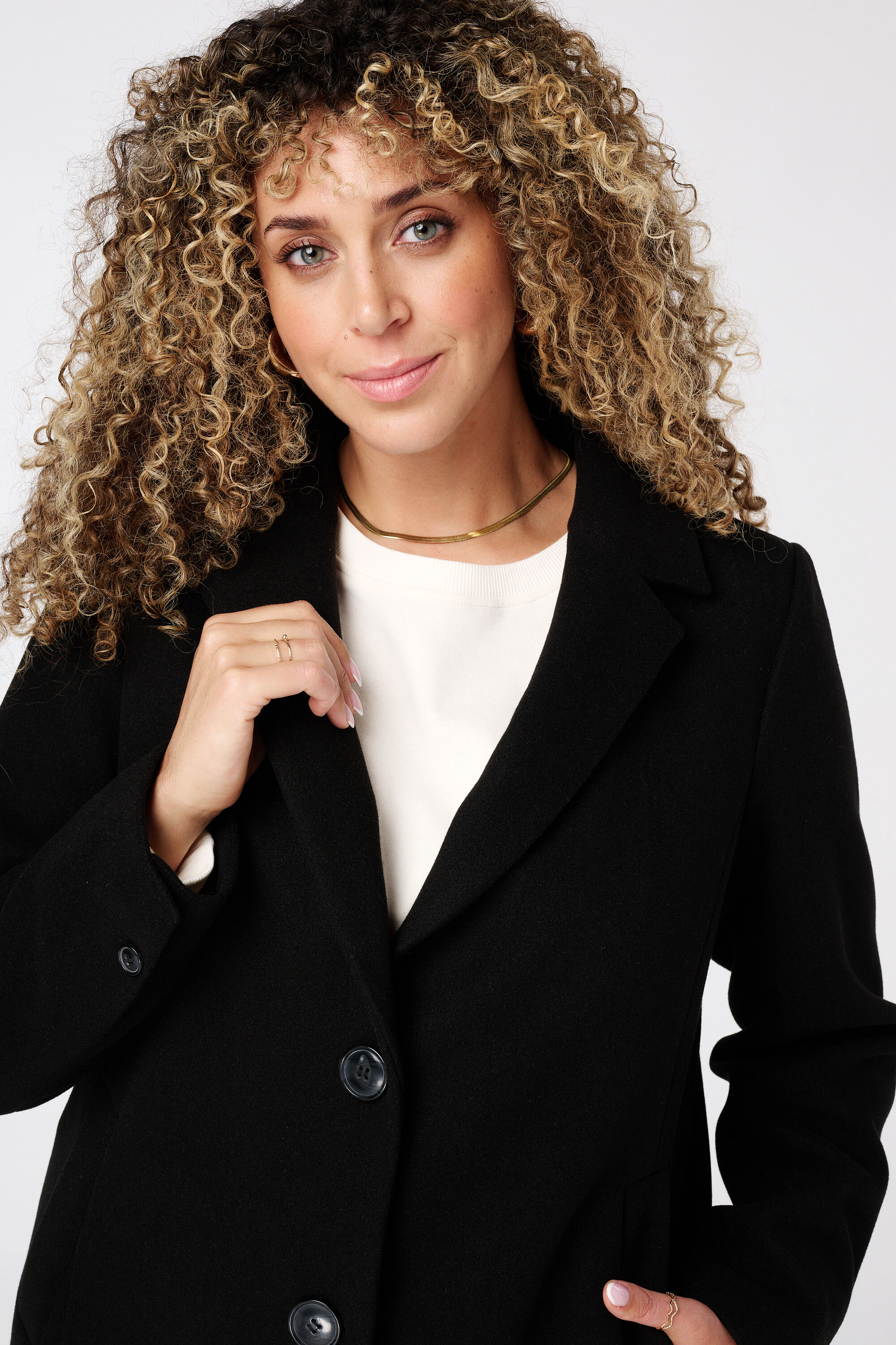 Chaqueta con botones image number 4