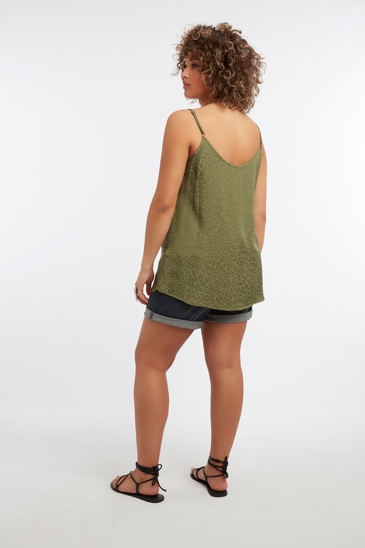 Blusa sin mangas con un sutil estampado de leopardo image number 4