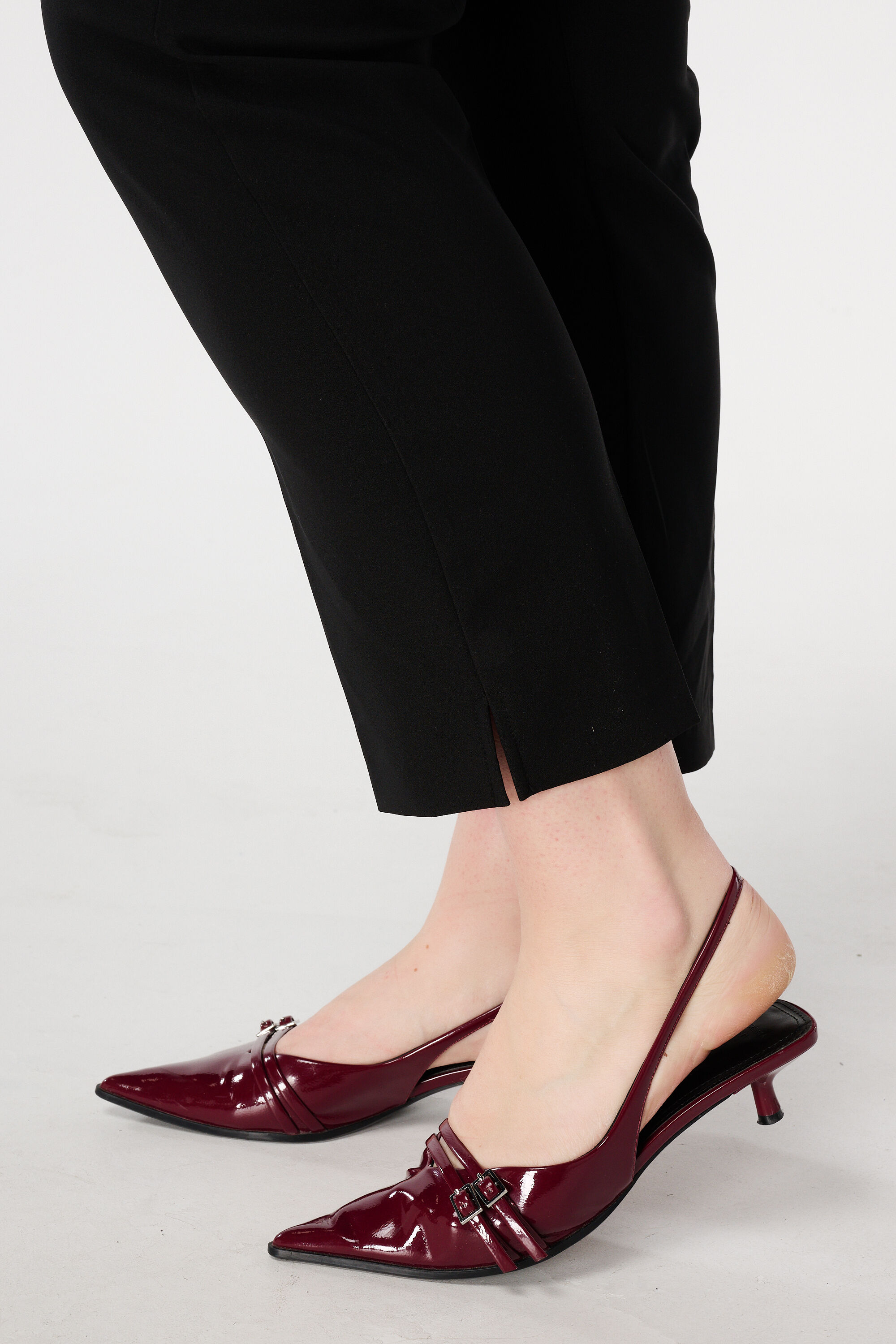 Pantal&oacute;n recto con cintura el&aacute;stica image number 4