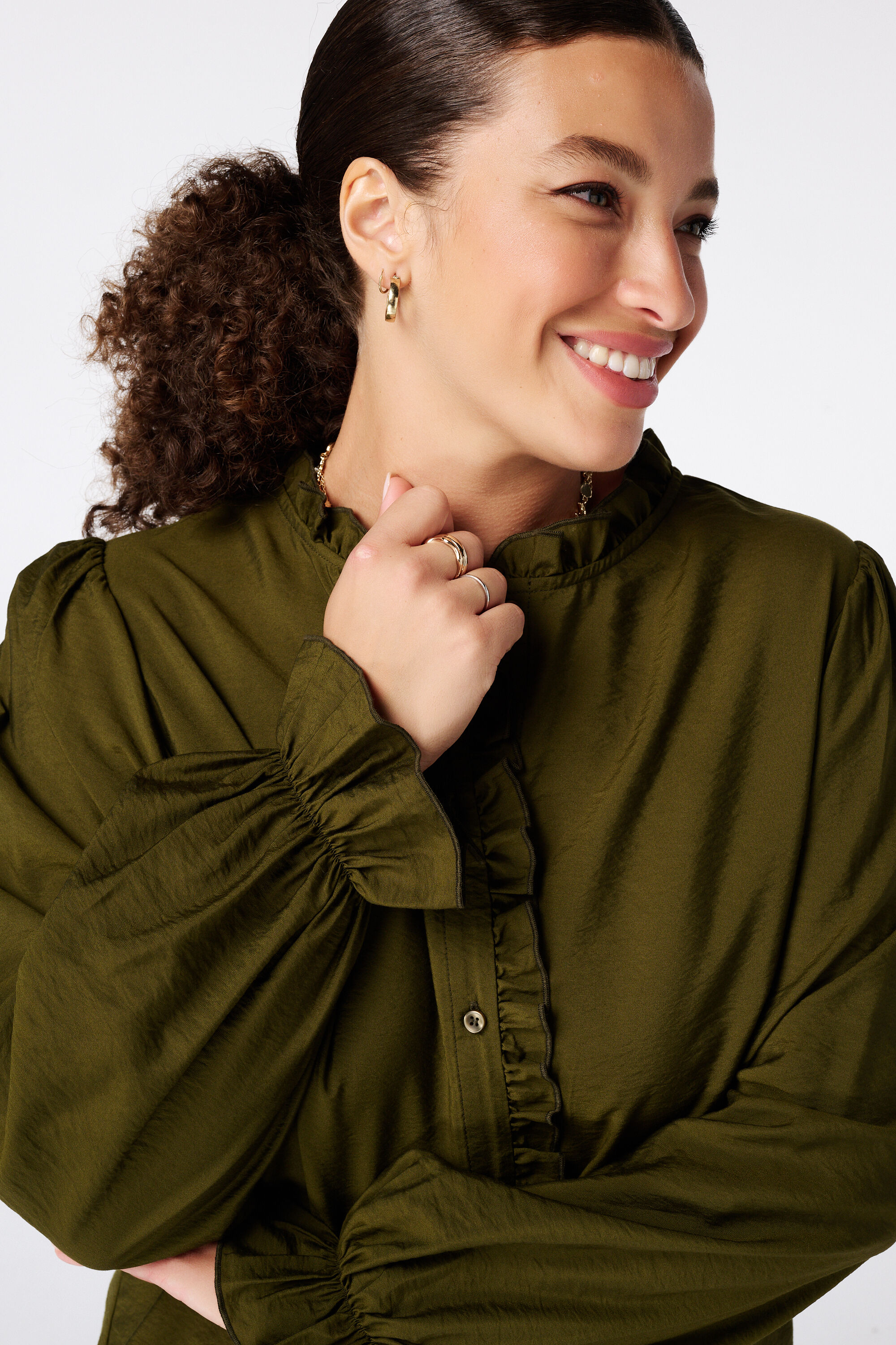 Blusa con volantes image number 4