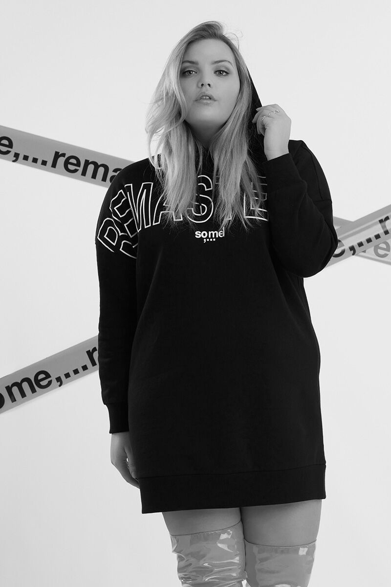 Jersey tipo vestido con estampado en goma image number 5