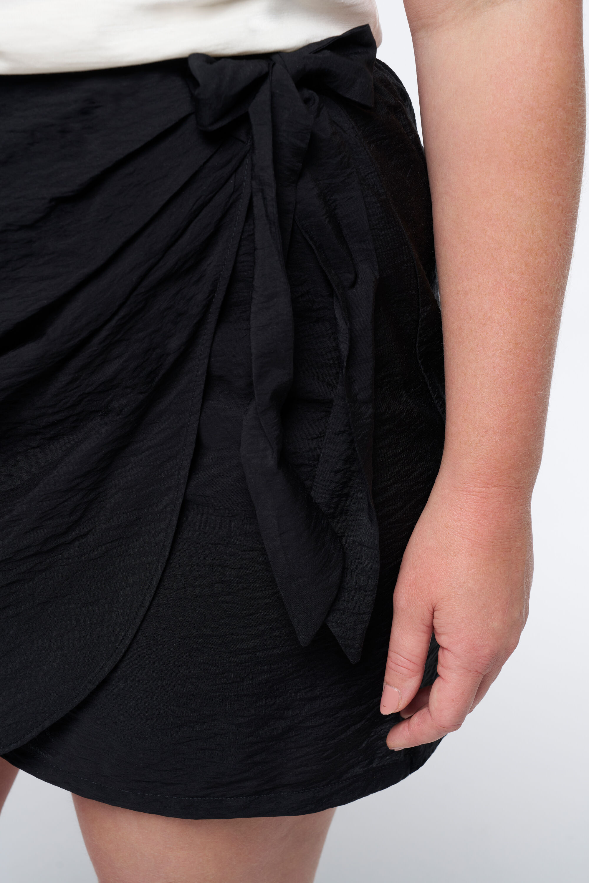 Falda pantal&oacute;n con estampado veraniego image number 4