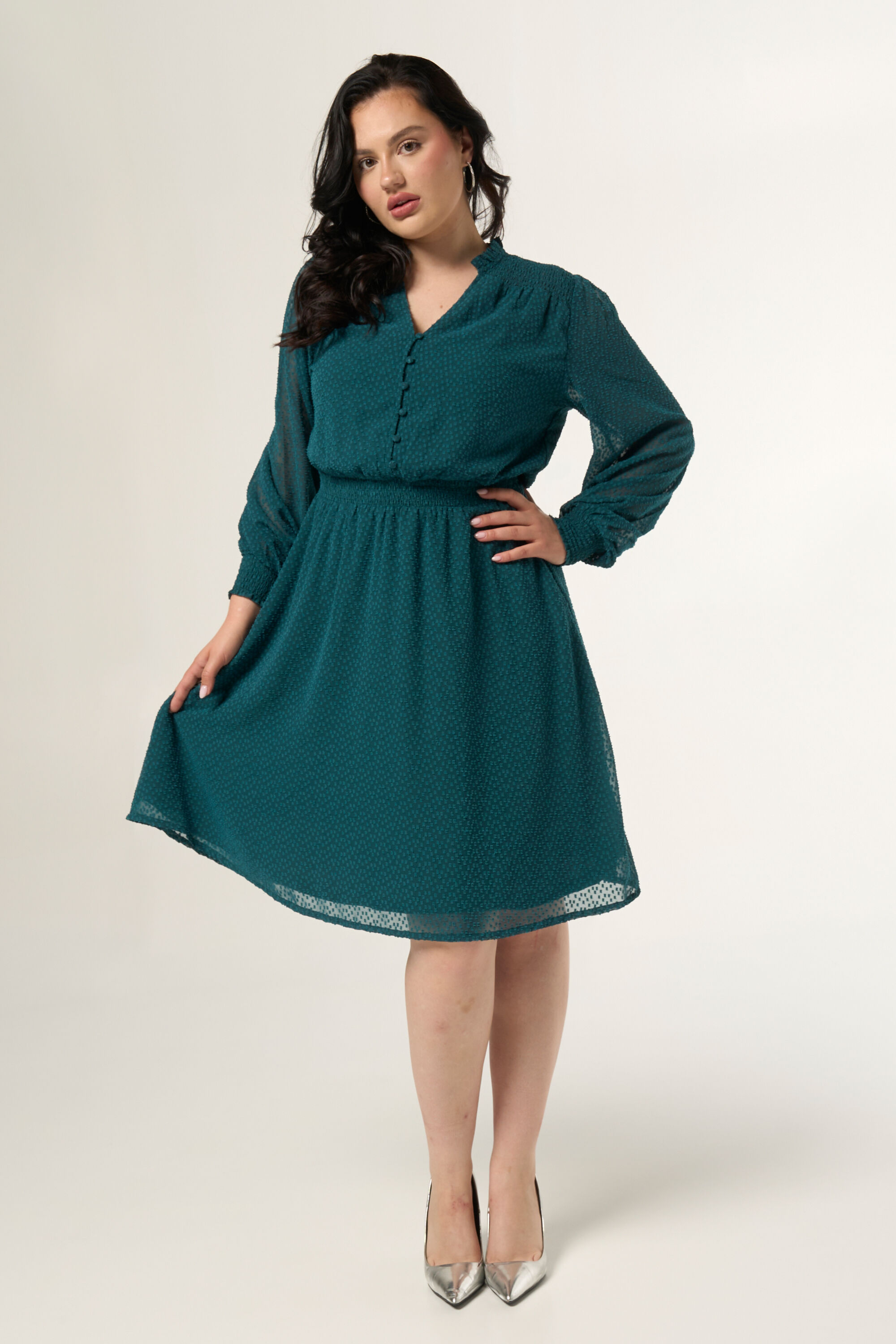 Vestido con botones image number 5