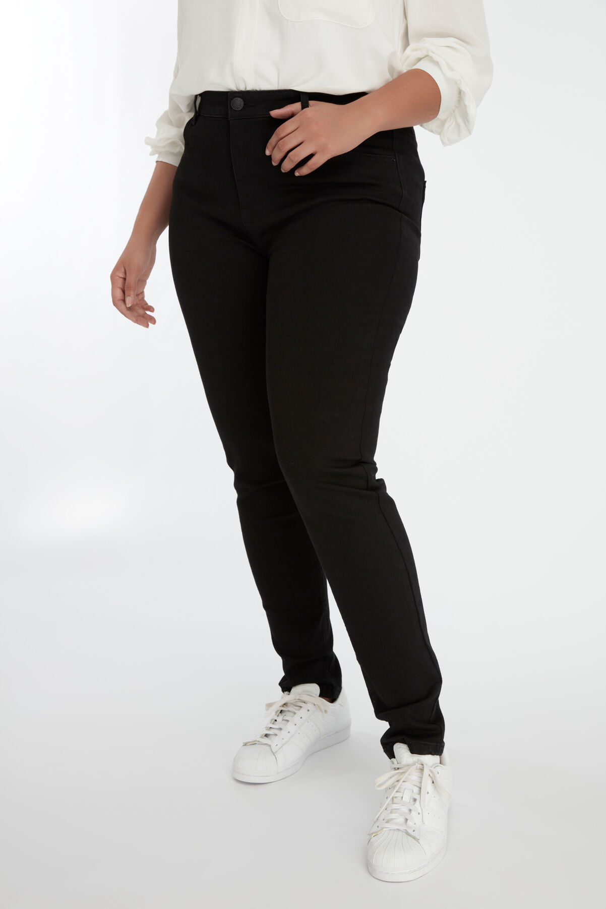 Vaqueros de pernera estrecha IRIS image number 6