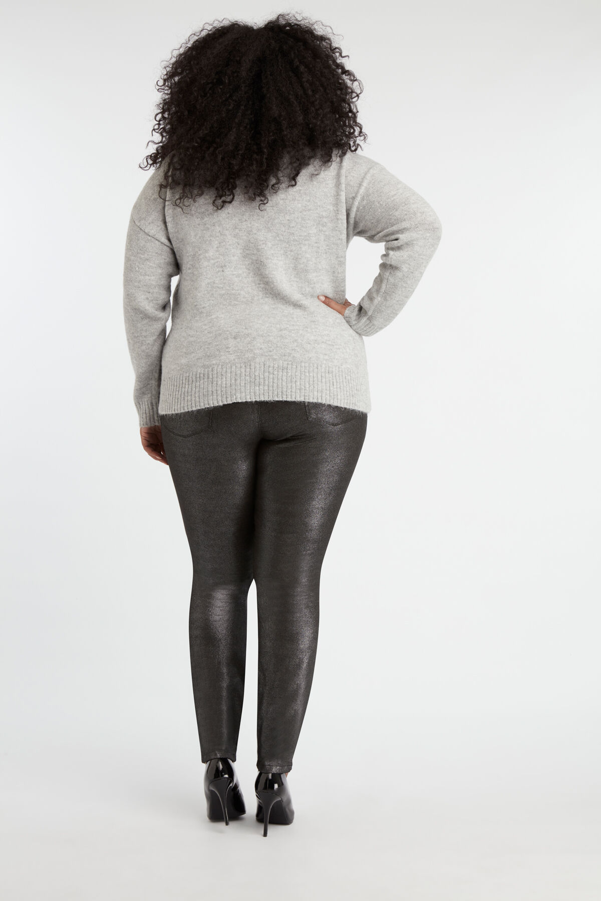 Pantalones revestidos brillantes image number 3